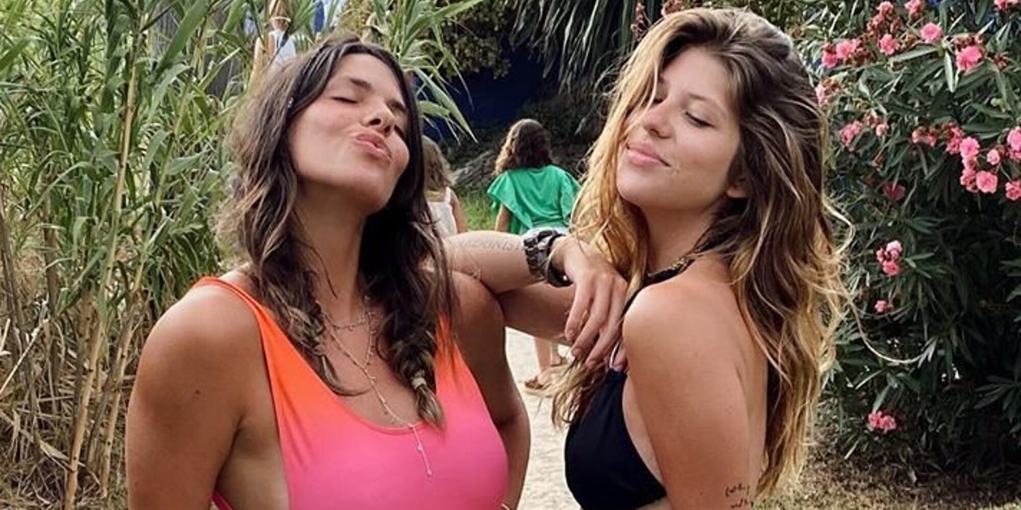 Laura y Anita Matamoros se reencuentran en un evento de influencers