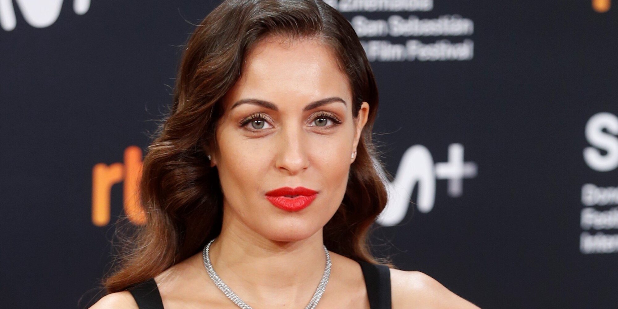 La aparición de Hiba Abouk en el Festival de San Sebastián 2021 que ha mostrado su segundo embarazo