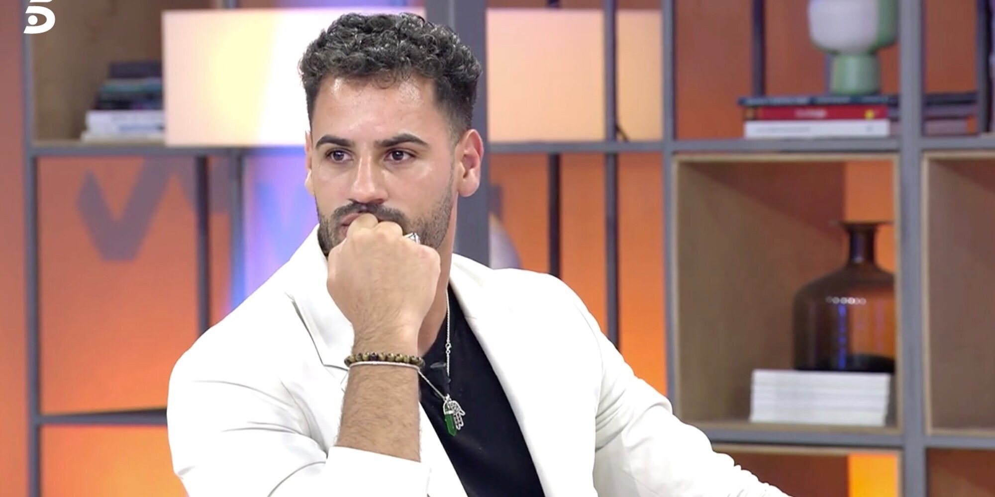 Asraf Beno se rompe y abandona el plató de 'Viva la vida' al hablar de su relación con la familia de Isa Pantoja