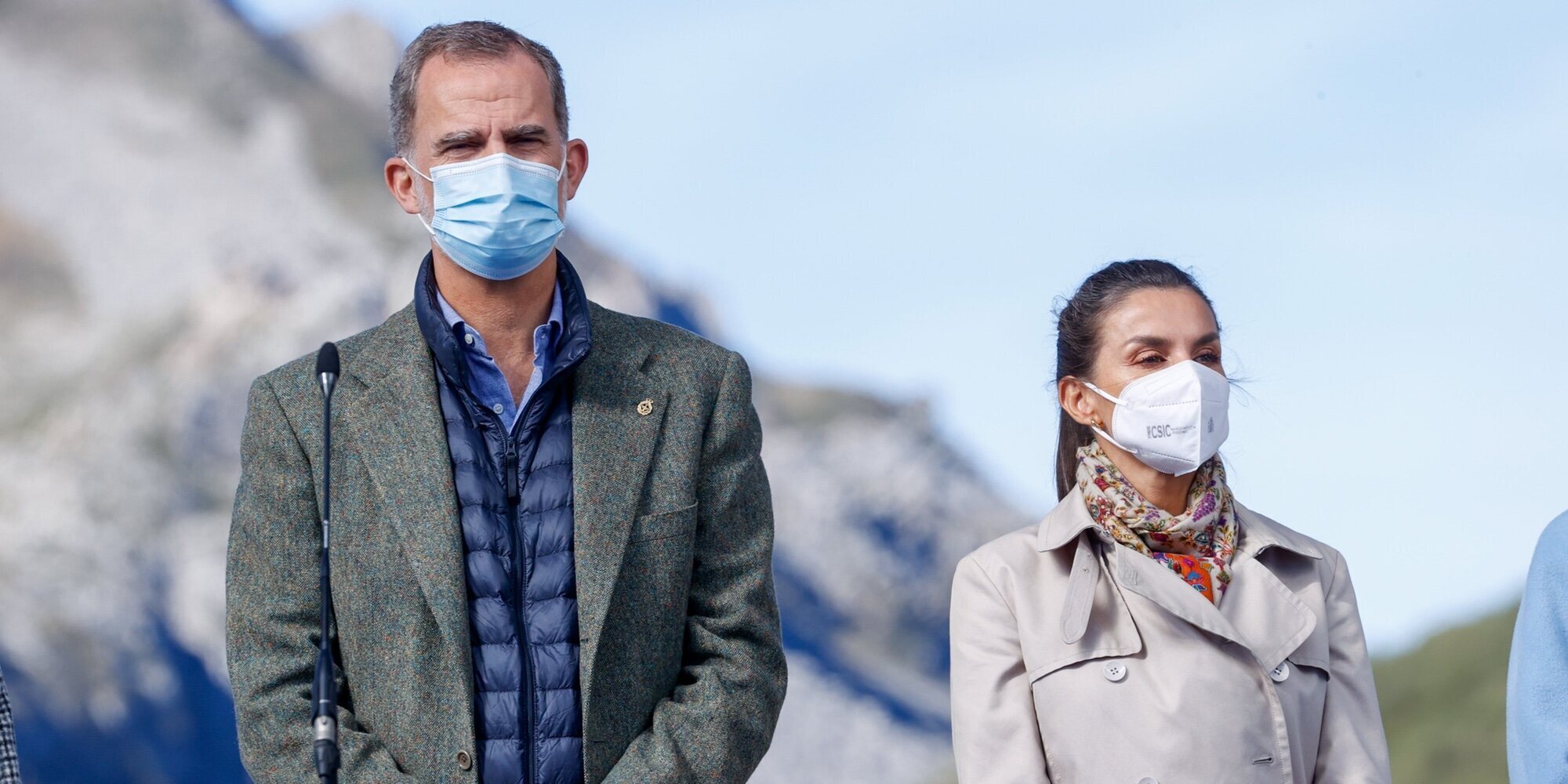 El gesto de los Reyes Felipe y Letizia con los padres de un sanitario fallecido por Covid en Santa María del Puerto