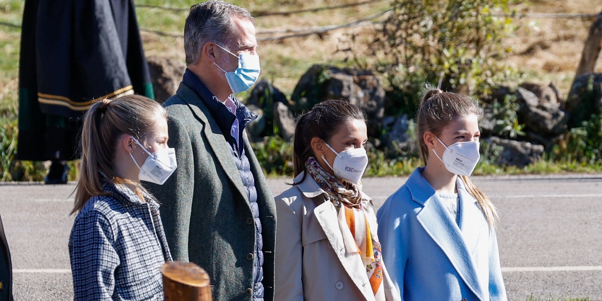 Los Reyes Felipe y Letizia, la Princesa Leonor y la Infanta Sofía visitan por sorpresa un pueblo de León