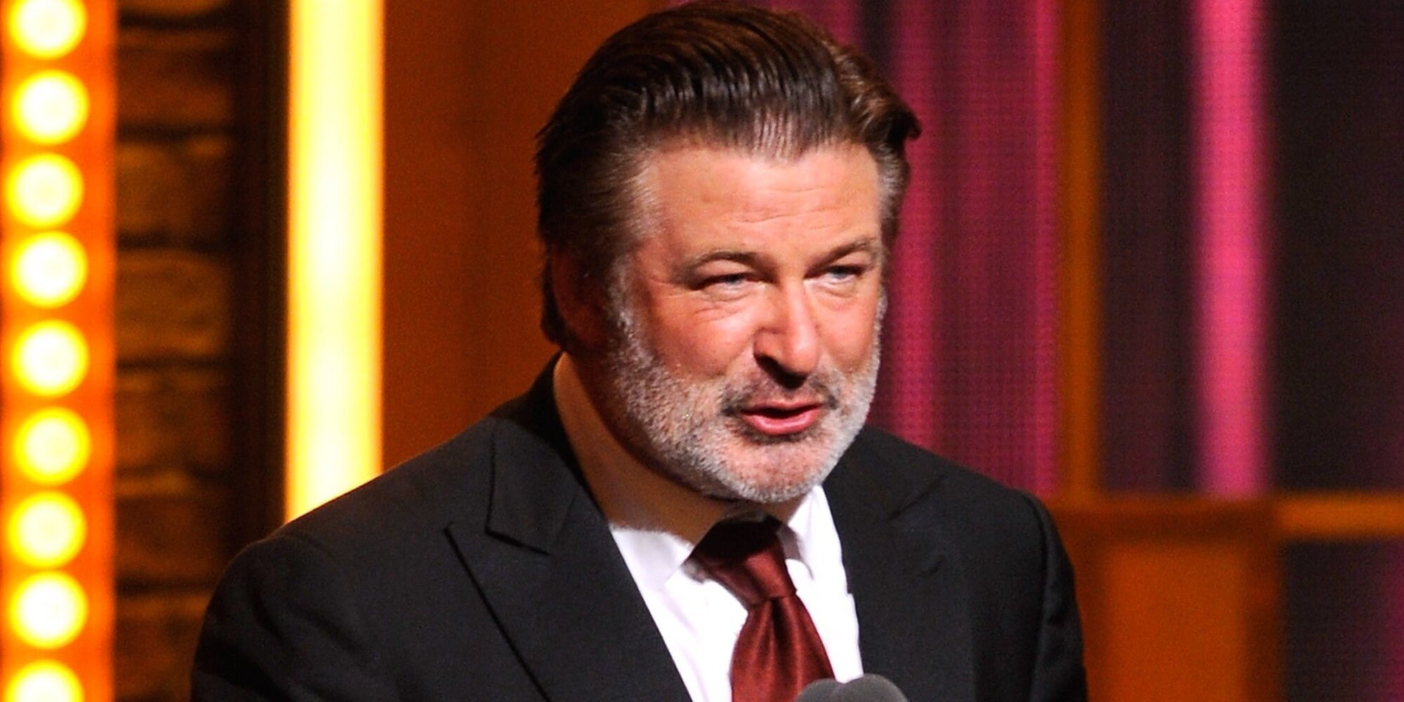 La pistola con la que Alec Baldwin mató a una compañera fue utilizada por el equipo para jugar a puntería