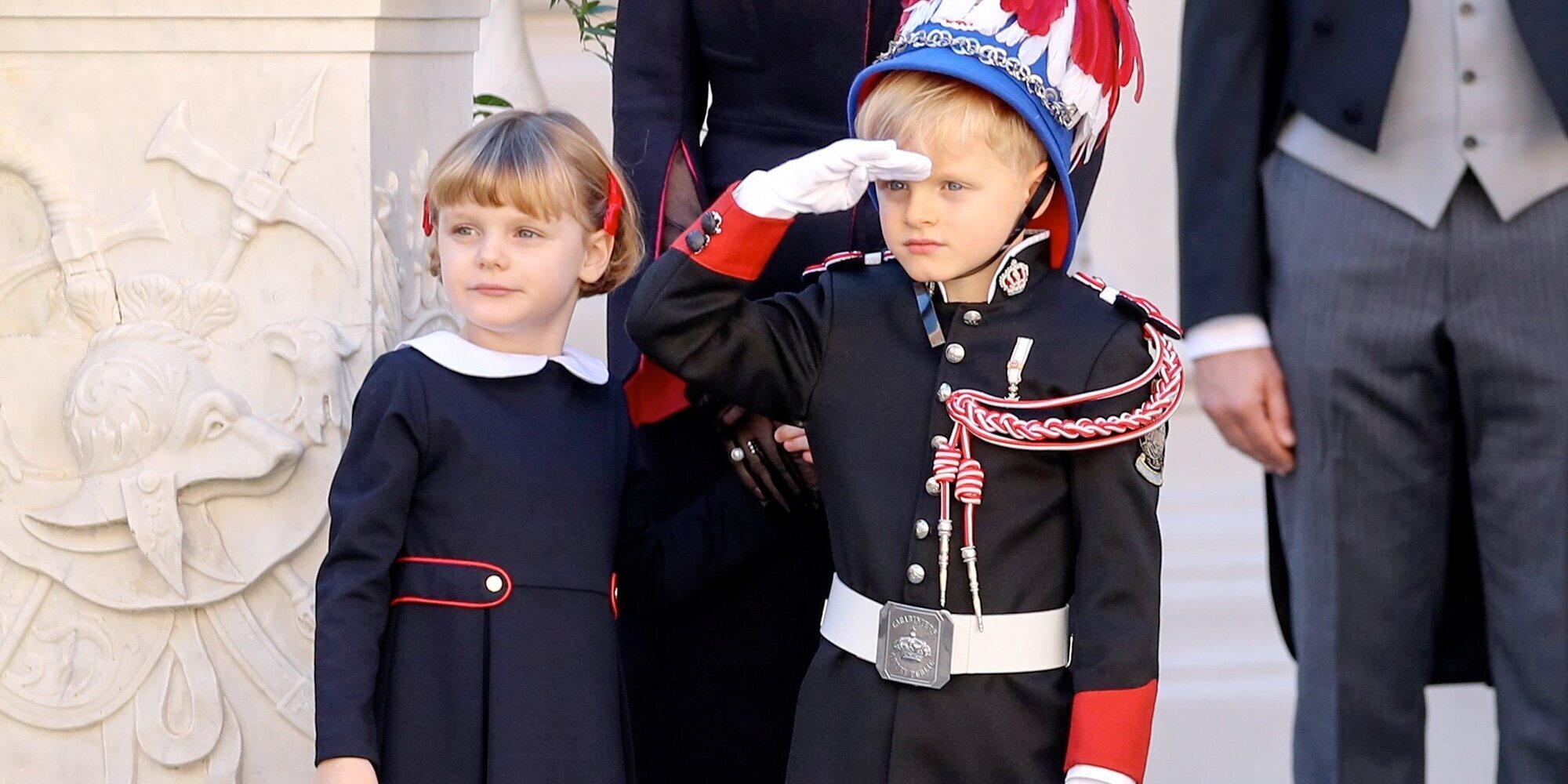 Jacques y Gabriella de Mónaco abandonan el colegio