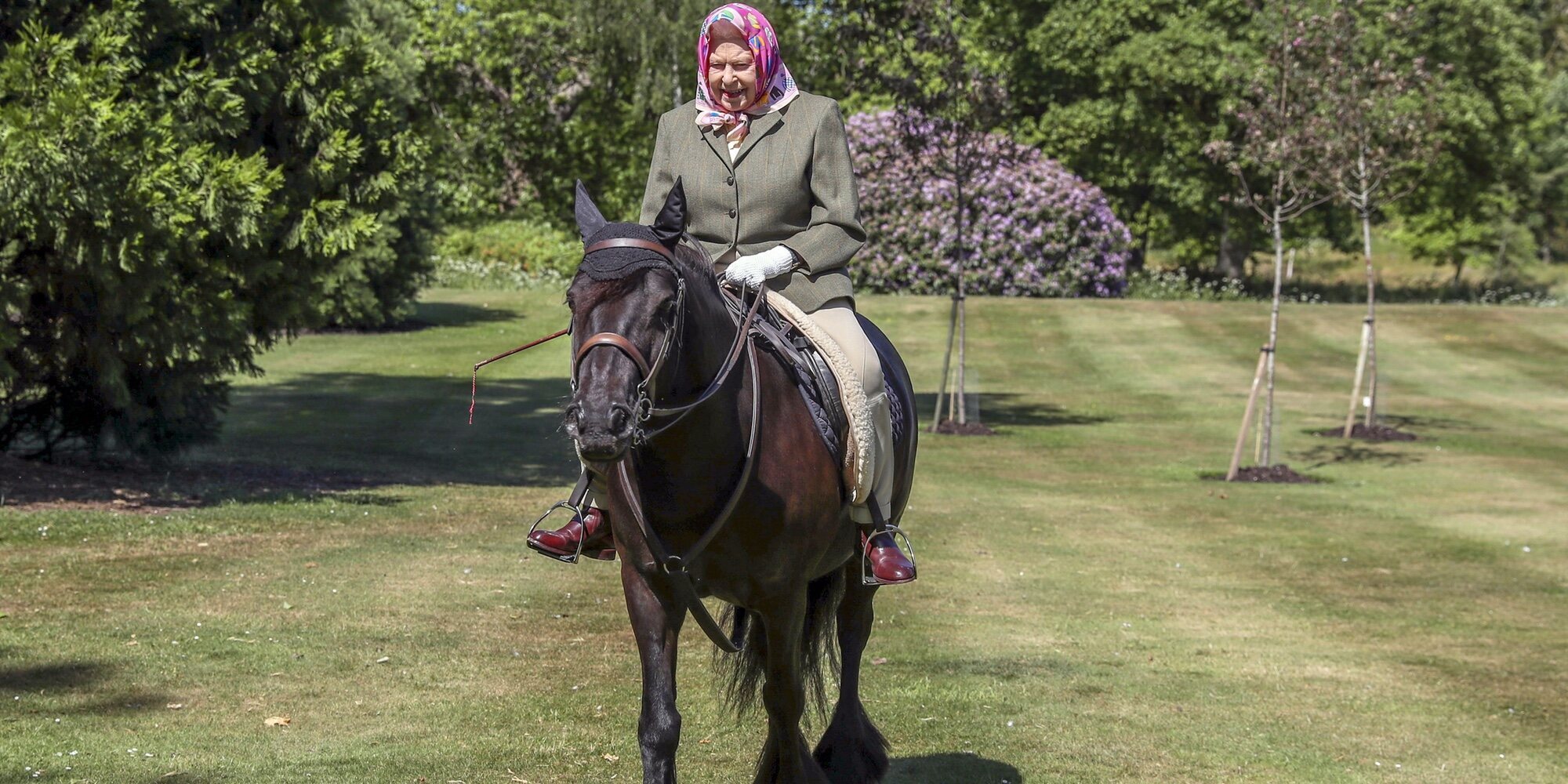 La Reina Isabel, obligada a dejar de montar a caballo