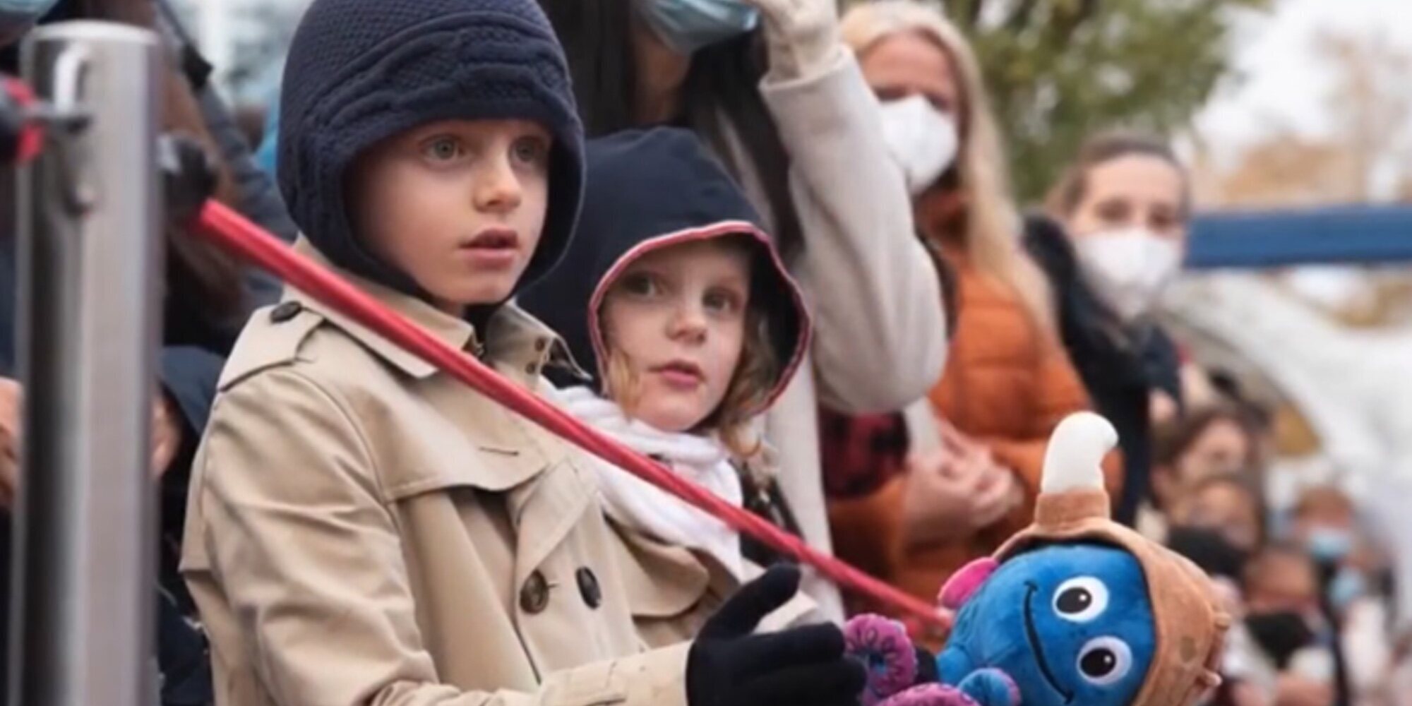 Alberto de Mónaco y sus hijos disfrutan de Halloween en un parque temático de Alemania