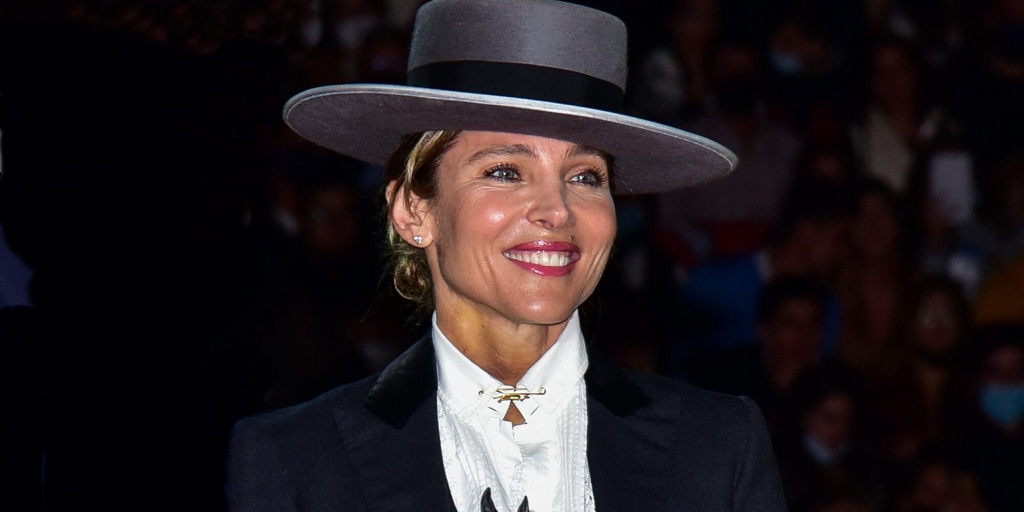 Elsa Pataky sorprende siendo premiada en el SICAB 2021 de Sevilla por sus pasión por los caballos