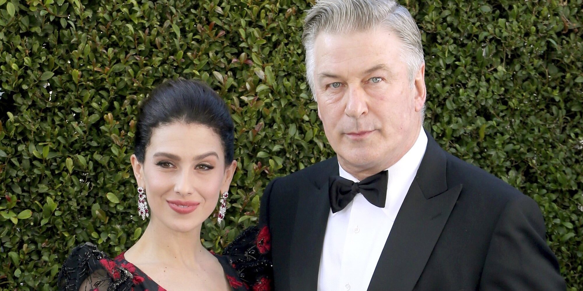 Alec Baldwin y su mujer Hilaria, 'detenidos' tras la emisión de una orden de registro del teléfono del actor