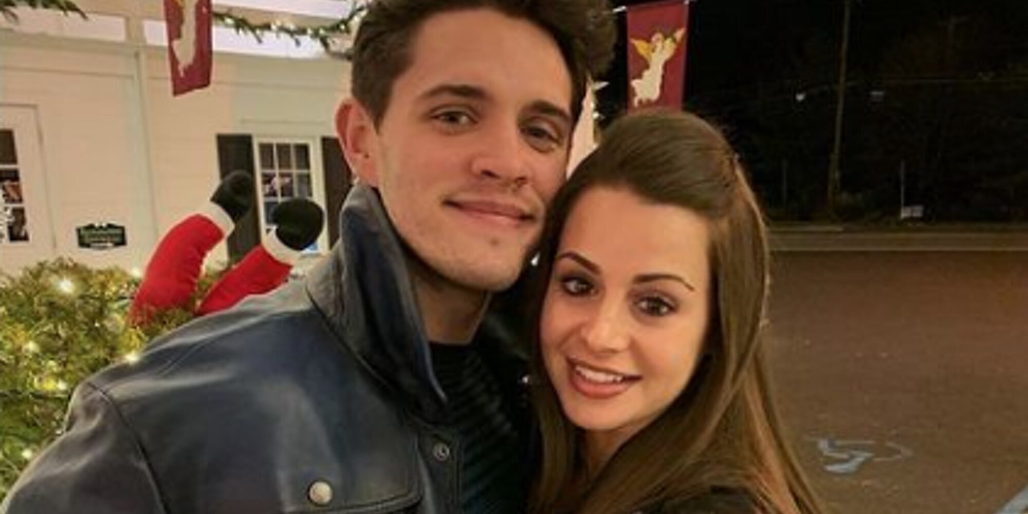 Casey Cott ('Riverdale') se ha casado con Nichola Basara