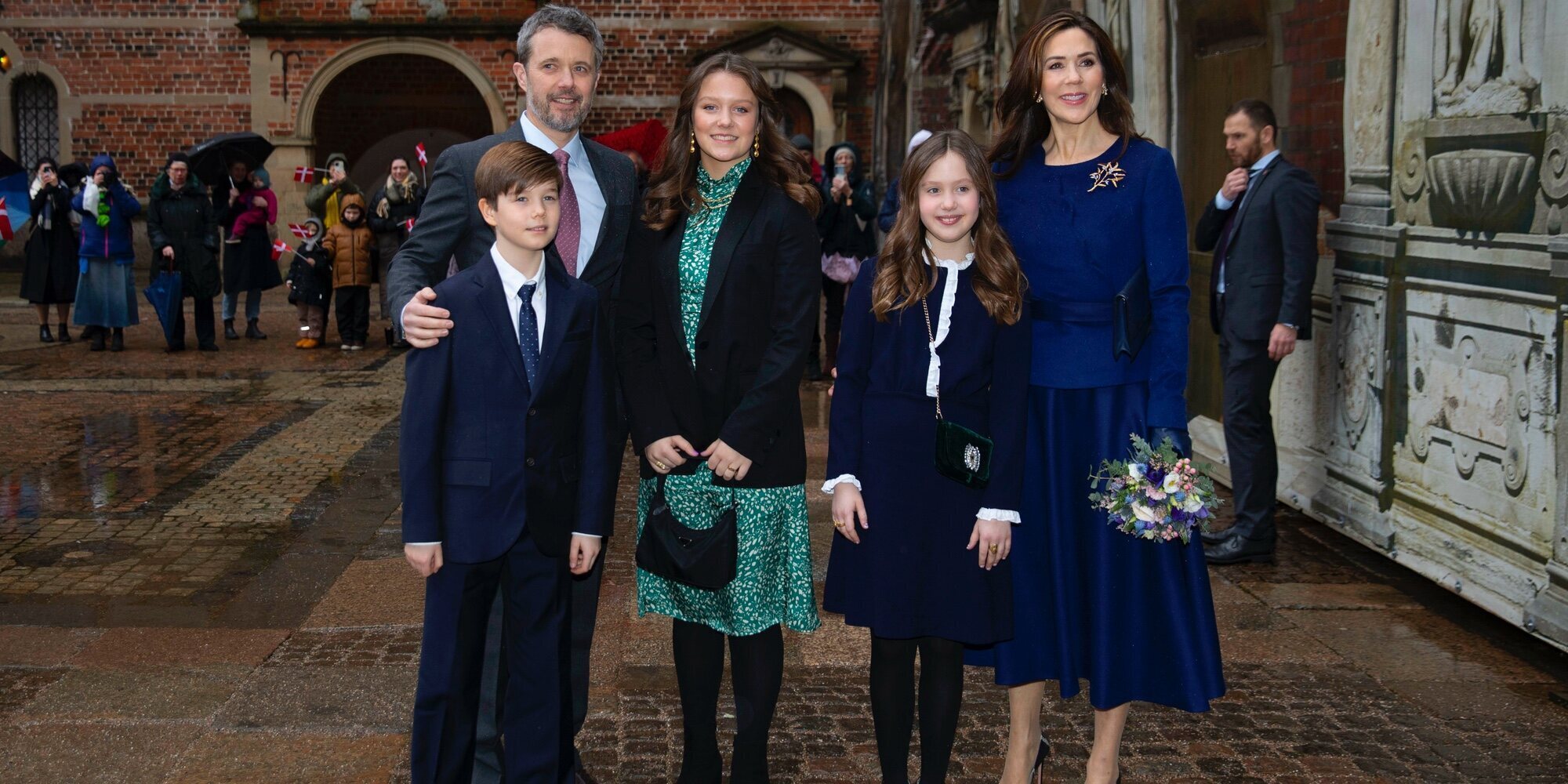 Mary de Dinamarca descubre ante su familia un retrato por su 50 cumpleaños pintado por un español