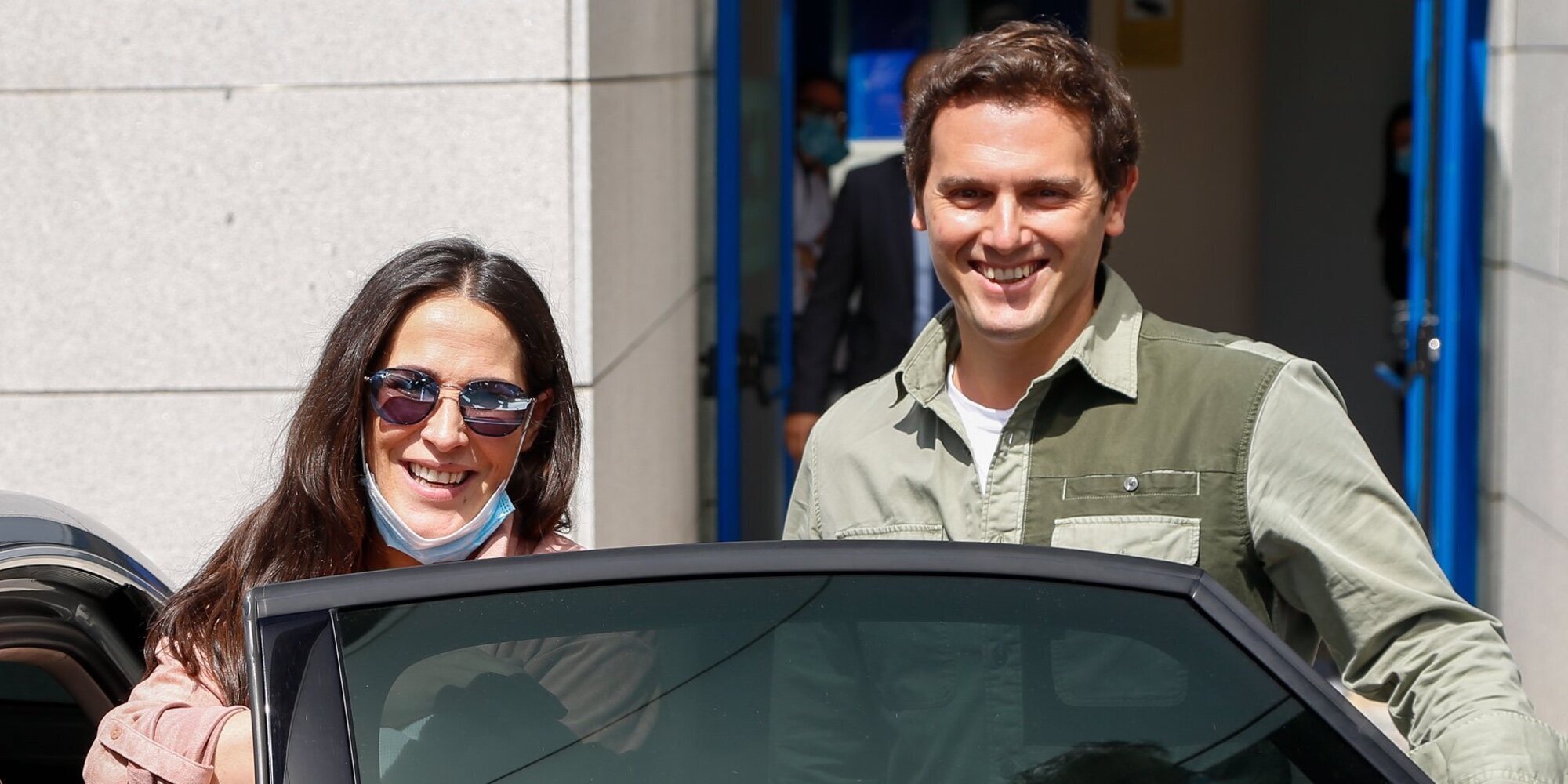 Malú y Albert Rivera ponen fin a los rumores de ruptura yendo a comer juntos con su hija