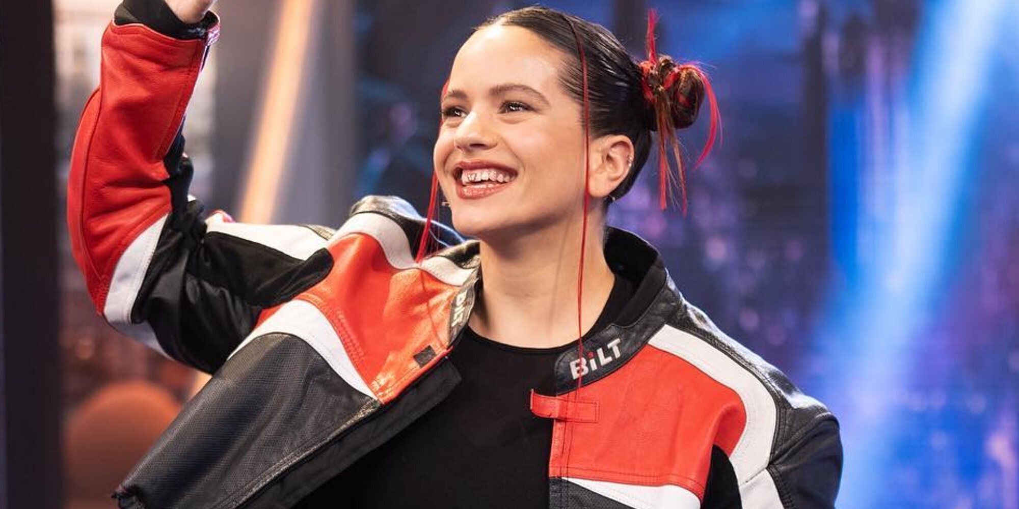 Rosalía sorprende disfrazándose de reportera para 'El Hormiguero' para saber si su música