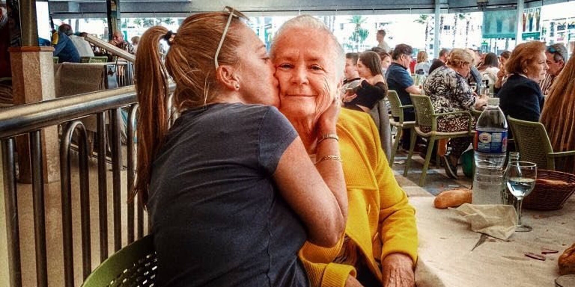 La tierna imagen de Belén Esteban con su madre disfrutando de la Semana Santa