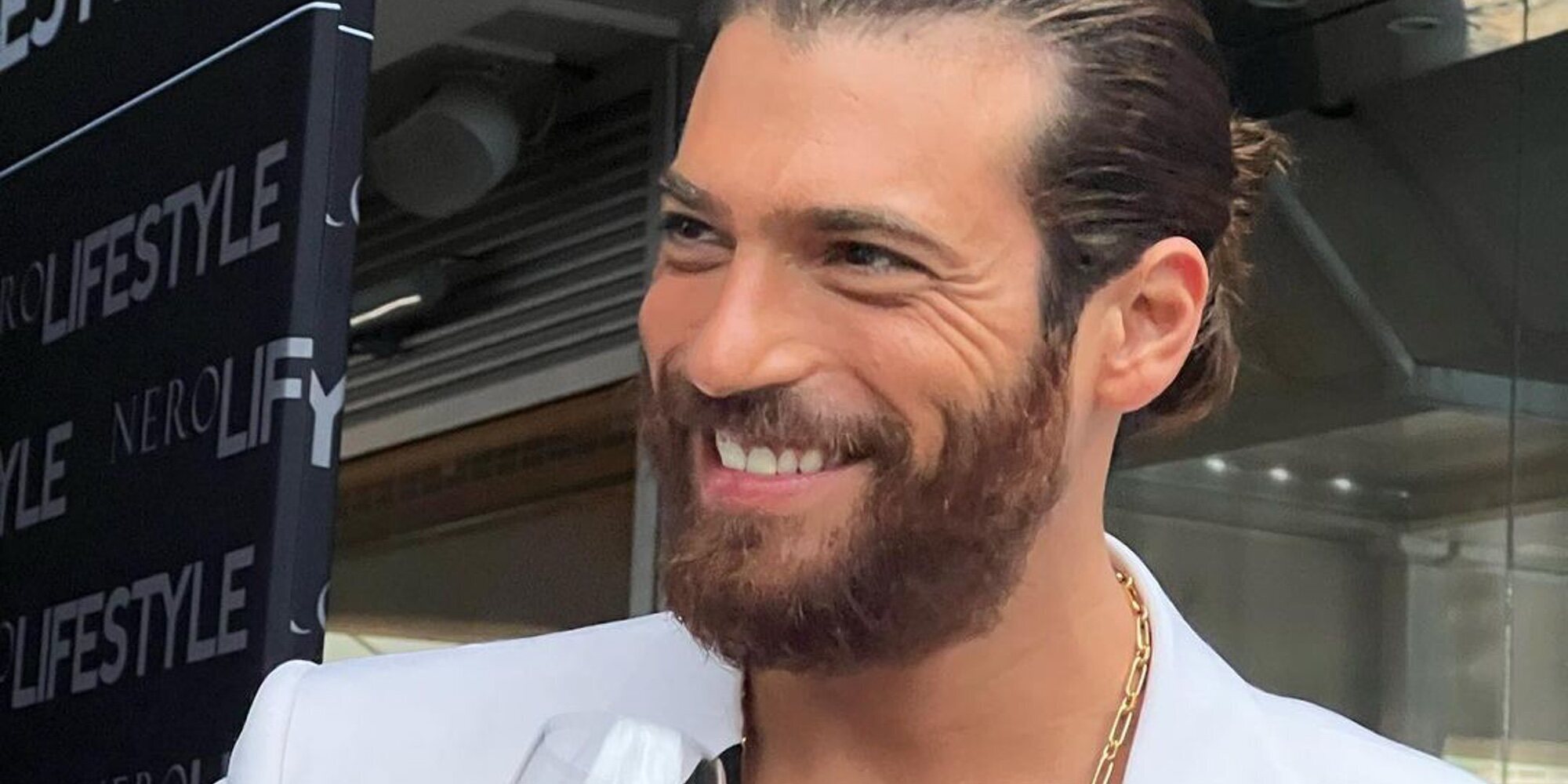 Can Yaman, premiado y aplaudido por su lado más humano y solidario en el Festival de Montecarlo