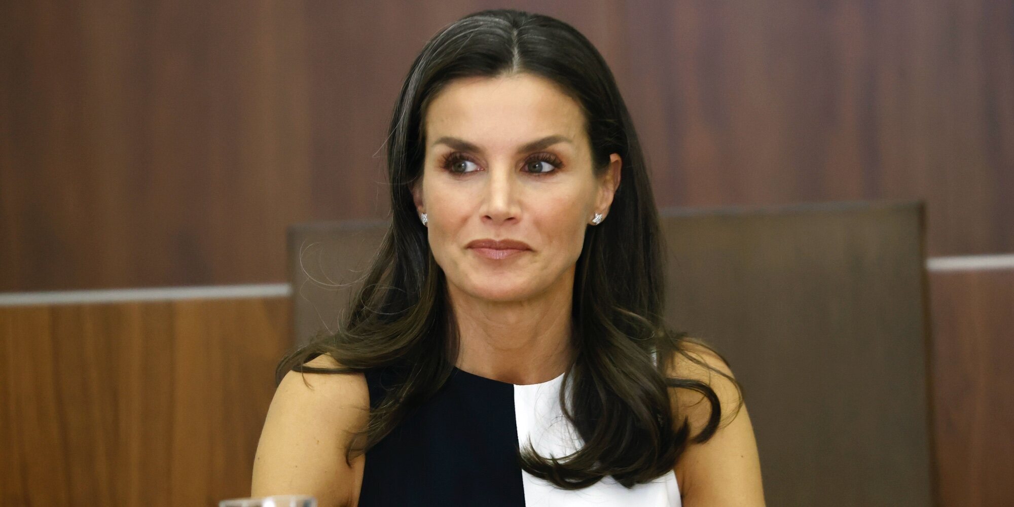 La Reina Letizia retoma su agenda en Mérida haciendo entrega de unos premios que llevan su nombre