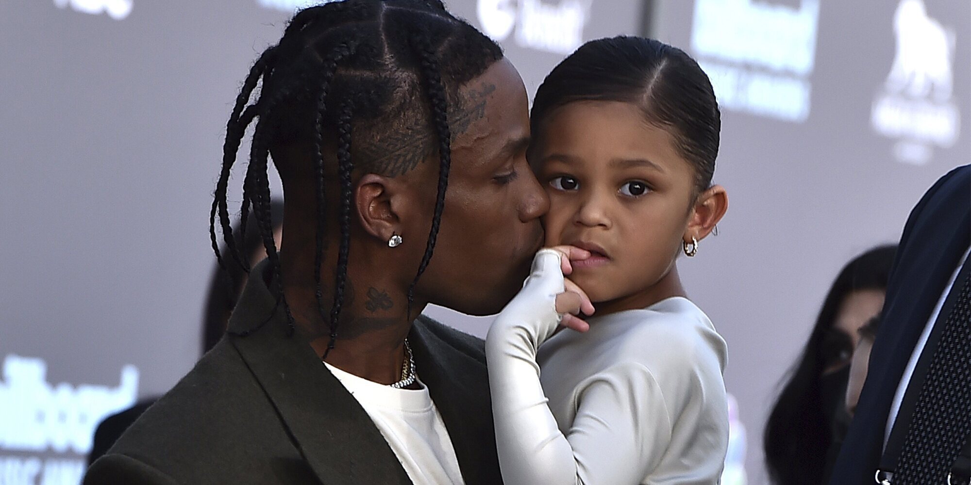 Kylie Jenner y Travis Scott acuden a los Billboard Music Awards 2022 con su hija Stormi