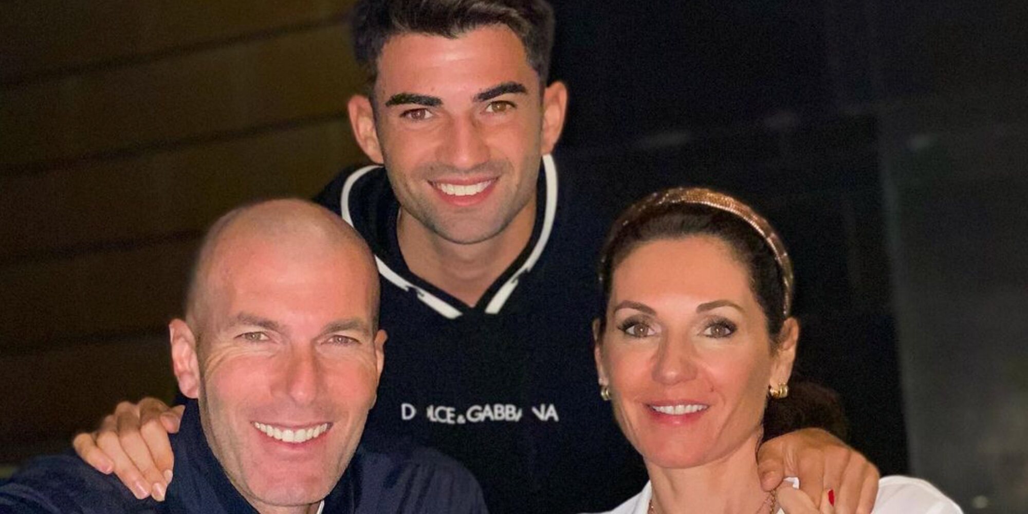 Zinedine Zidane y su mujer, emocionados con su nieta después de haber sido abuelos por primera vez