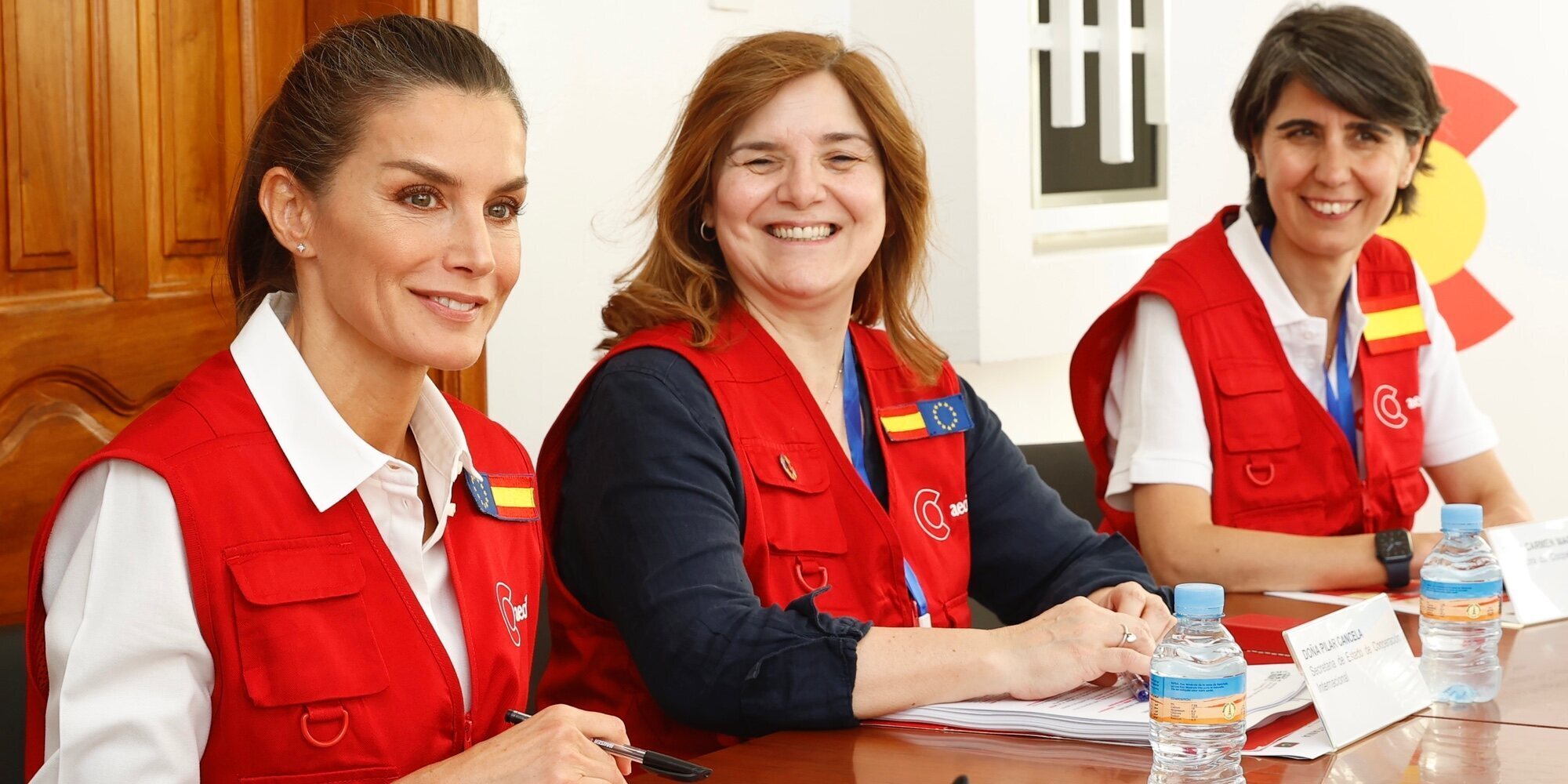 Los inicios de la Reina Letizia en su viaje de cooperación en Mauritania: gran recibimiento, una reunión y una placa