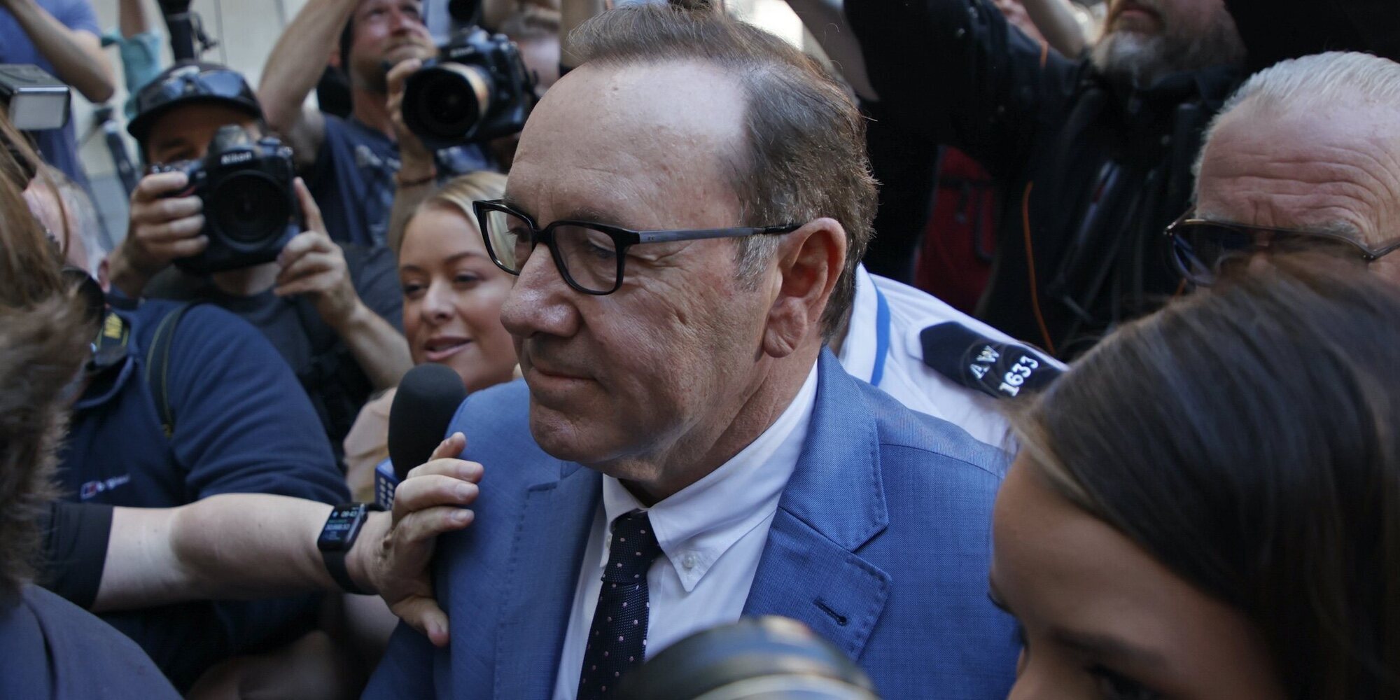 Kevin Spacey queda en libertad bajo fianza después de ser acusado por cuatro delitos de agresión sexual