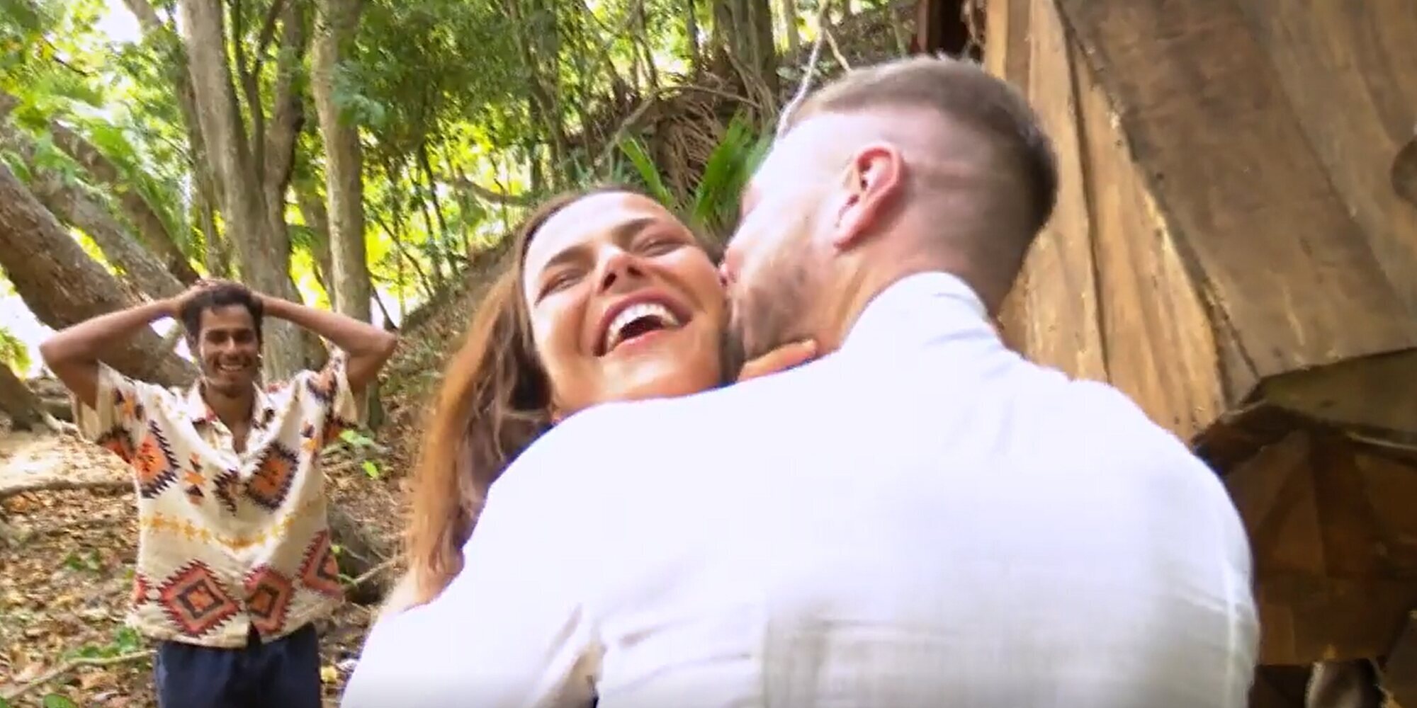 El efusivo reencuentro entre Marta Peñate y Tony Spina en 'Supervivientes 2022'