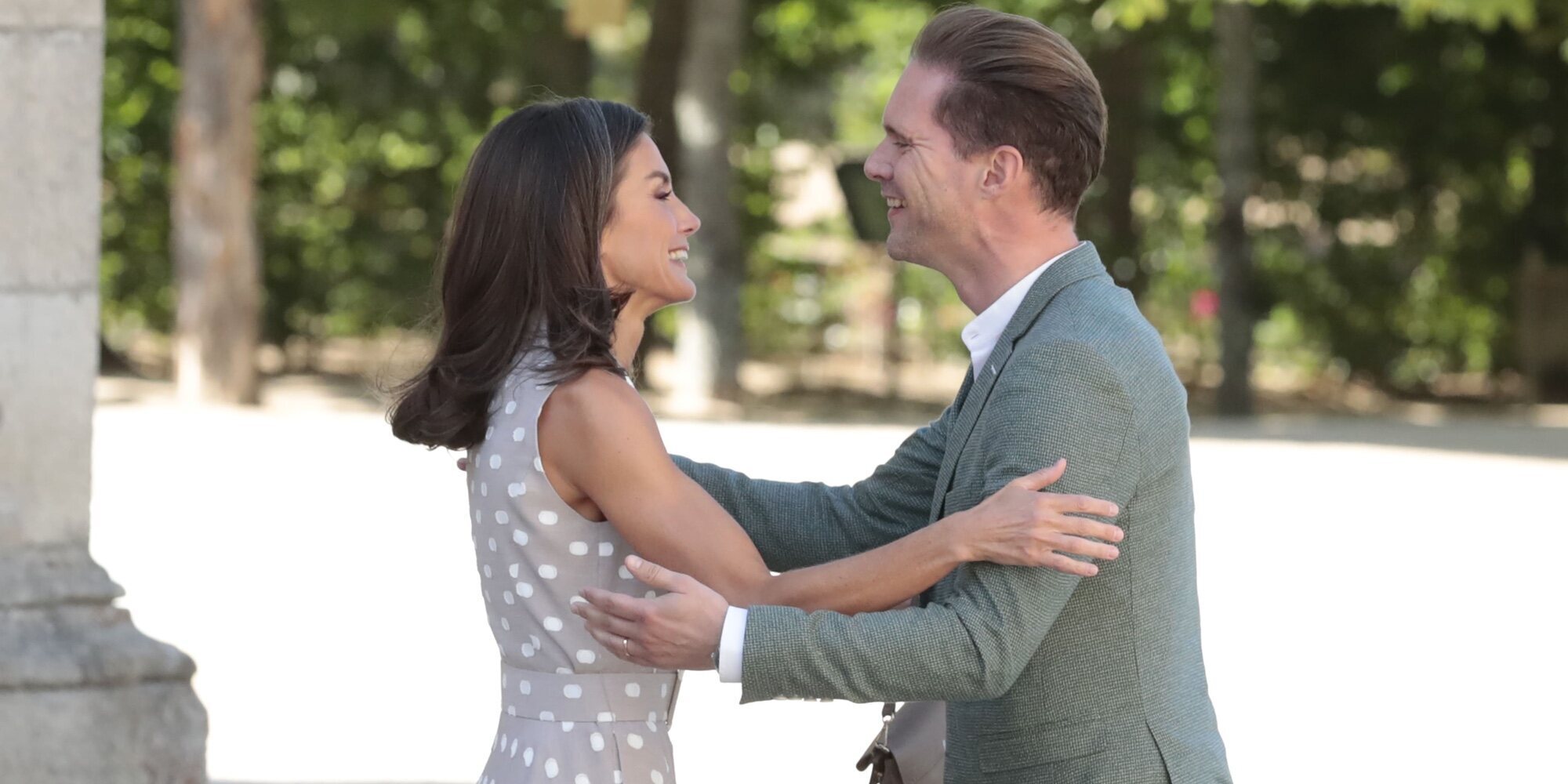 La visita al Palacio de La Granja: el cariño de la Reina Letizia y Gauthier Destenay, una ausencia y las nietas de Biden