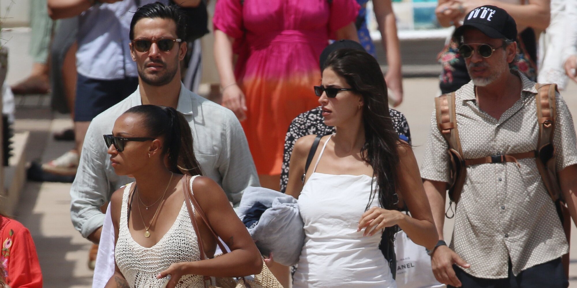 Lidia Torrent luce embarazo de vacaciones con Jaime Astrain en Formentera