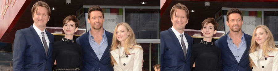 Hugh Jackman recibe su estrella en el Paseo de la Fama junto a Anne Hathaway y Amanda Seyfried