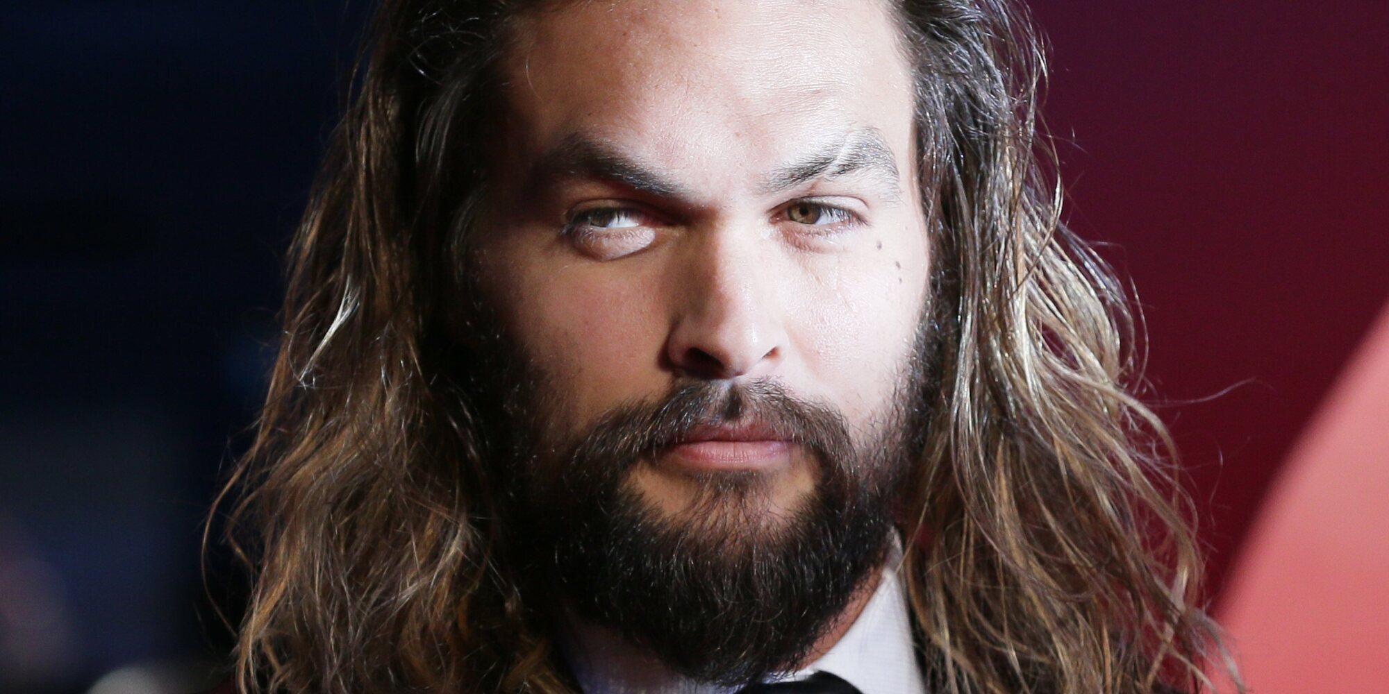 Jason Momoa y Eiza González han sido captados paseando juntos a lomos de una Harley