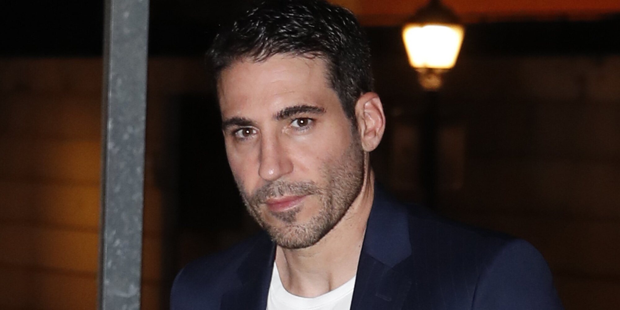 Miguel Ángel Silvestre se pone romántico, declarando su amor a una mujer desconocida