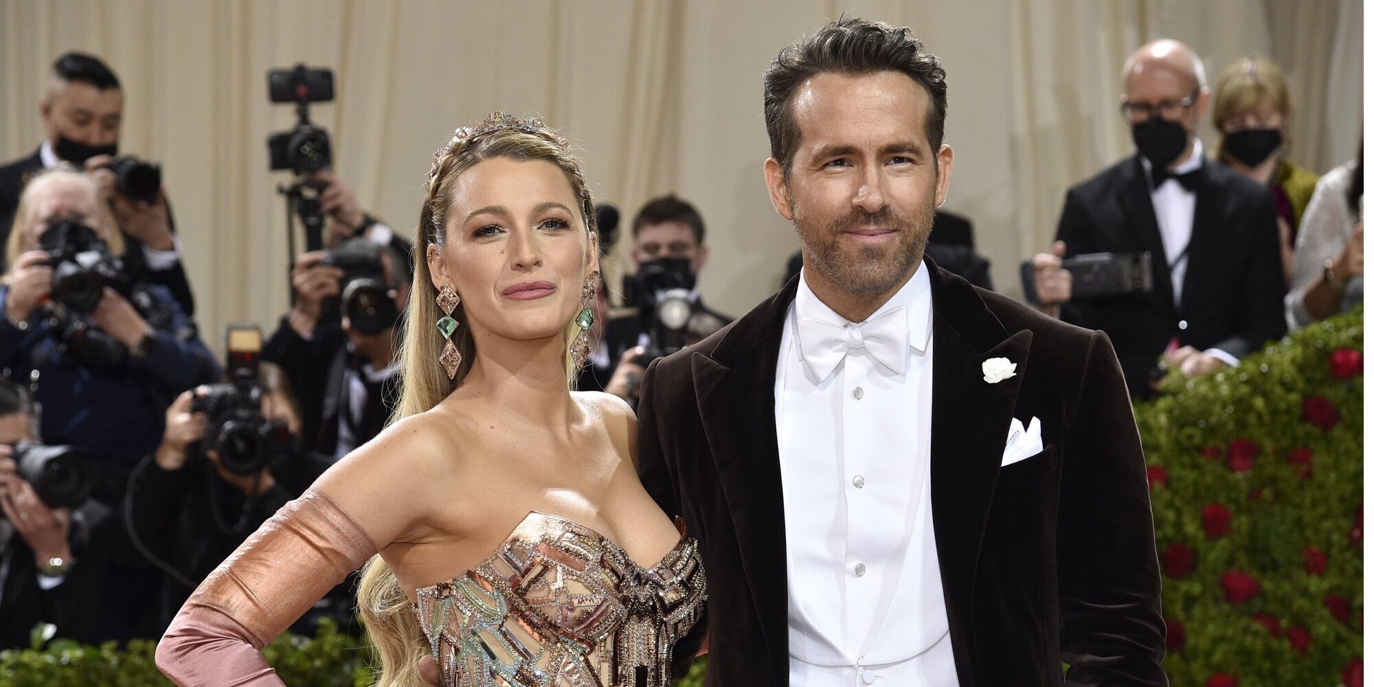 Blake Lively muestra su barriguita de embarazada en escenas cotidianas para acallar a los paparazzi