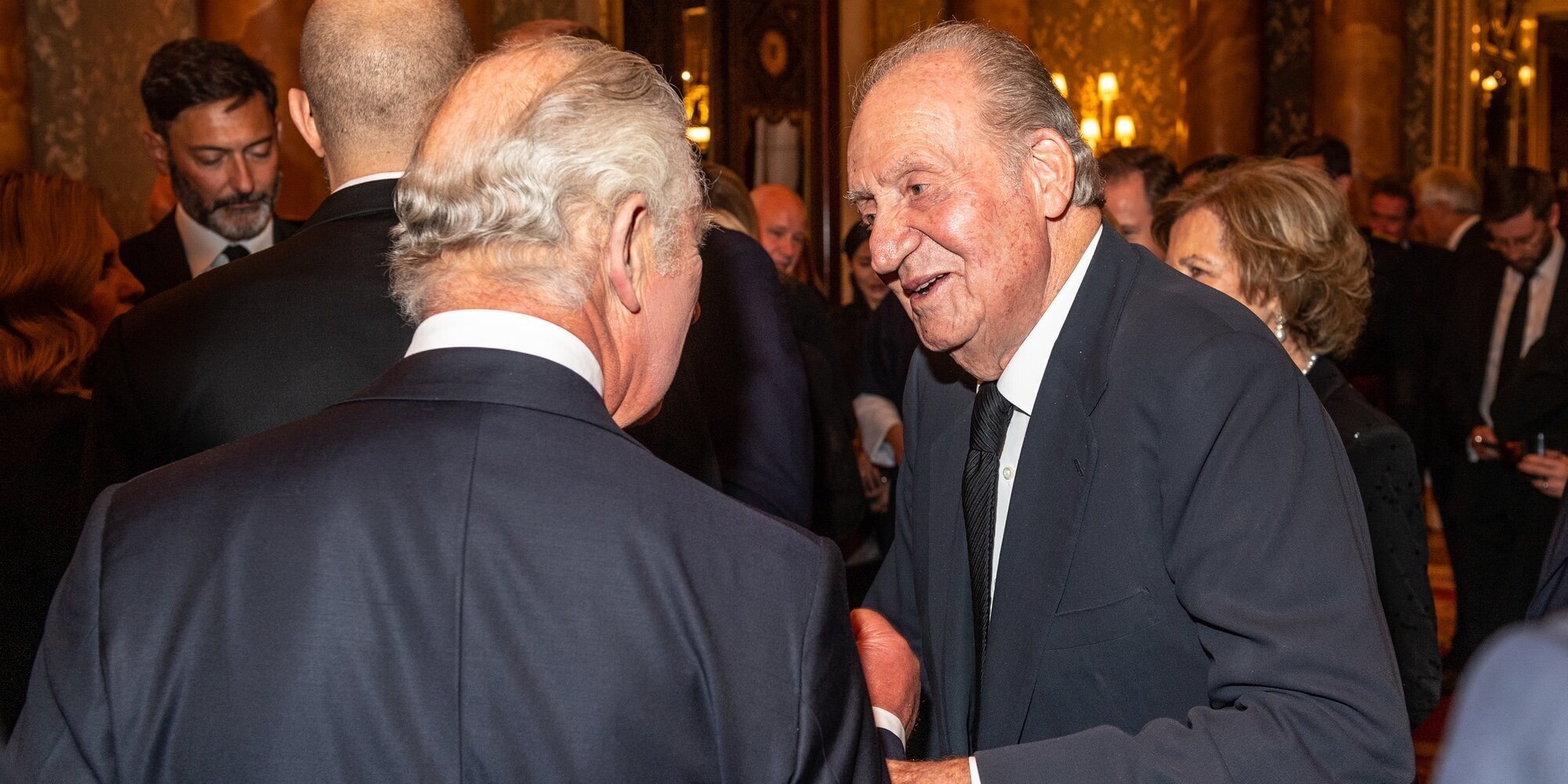 Las fotos inéditas del encuentro del Rey Juan Carlos con el Rey Carlos III en la recepción previa al funeral