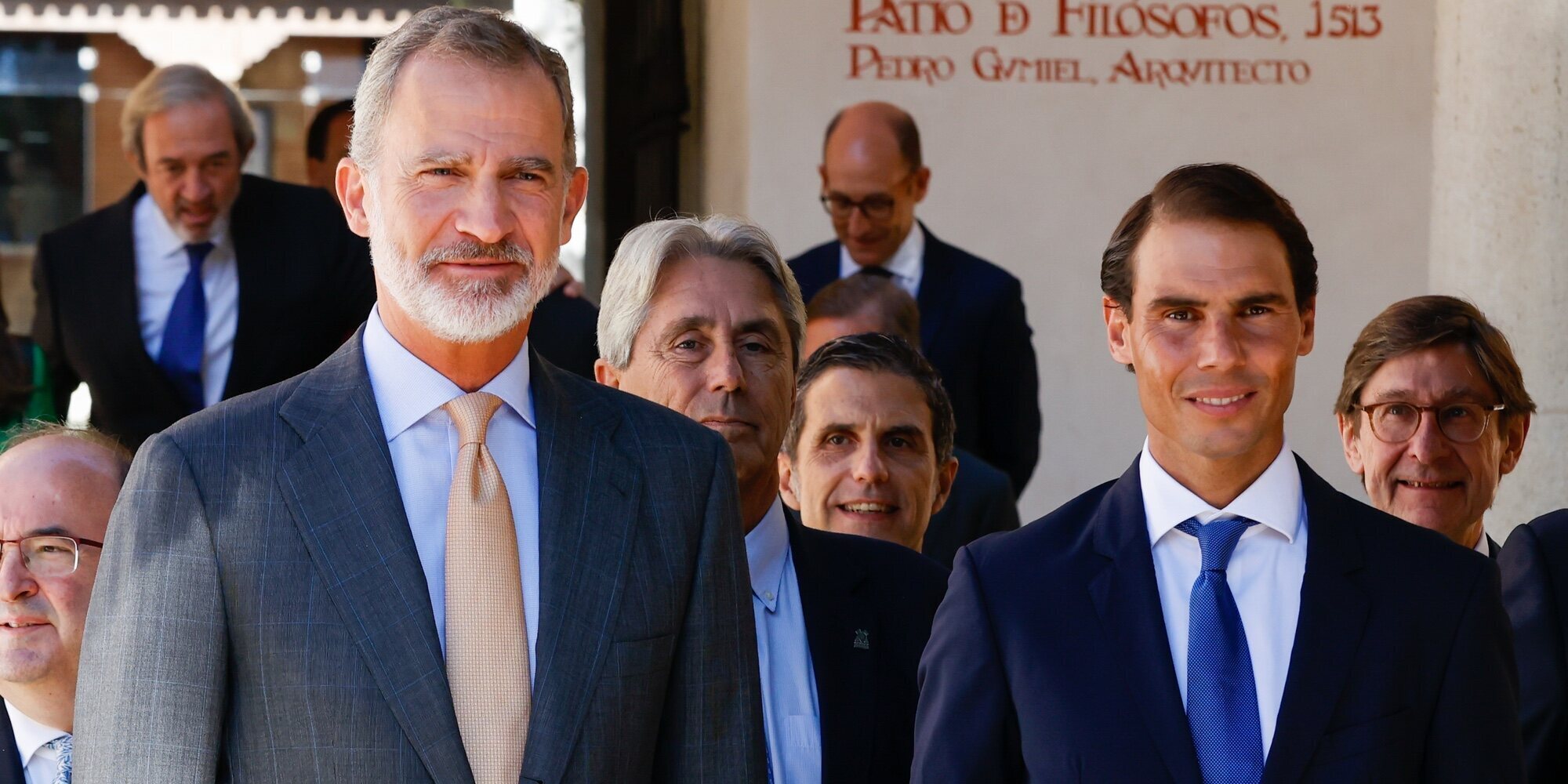 Rafa Nadal recibe un premio de manos del Rey Felipe y muestra su preocupación ante su paternidad