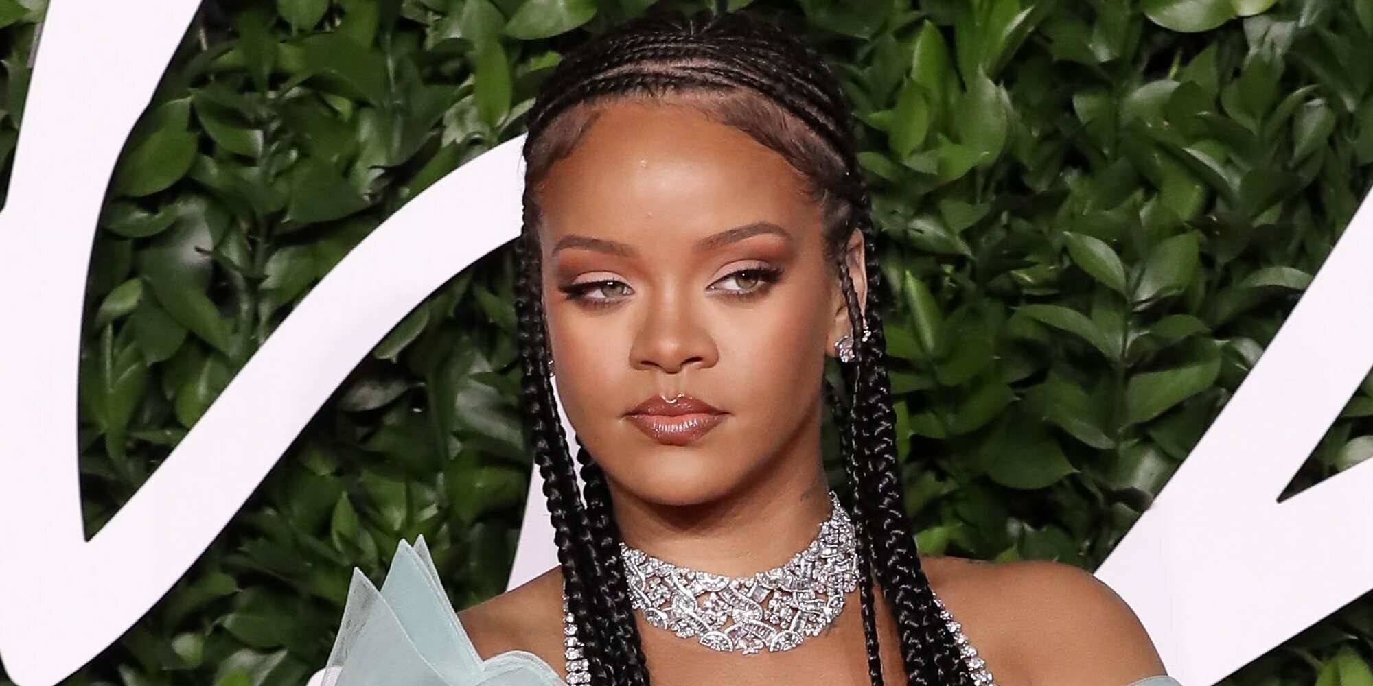 Rihanna anuncia su regreso oficial a la música confirmando que actuará en la Super Bowl 2023