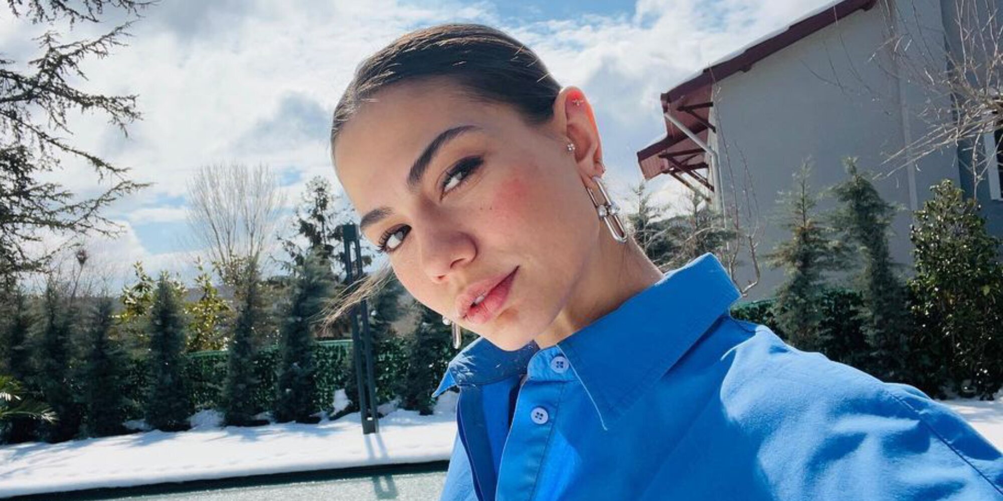 Demet Özdemir se despide públicamente de su abuela materna tras su muerte