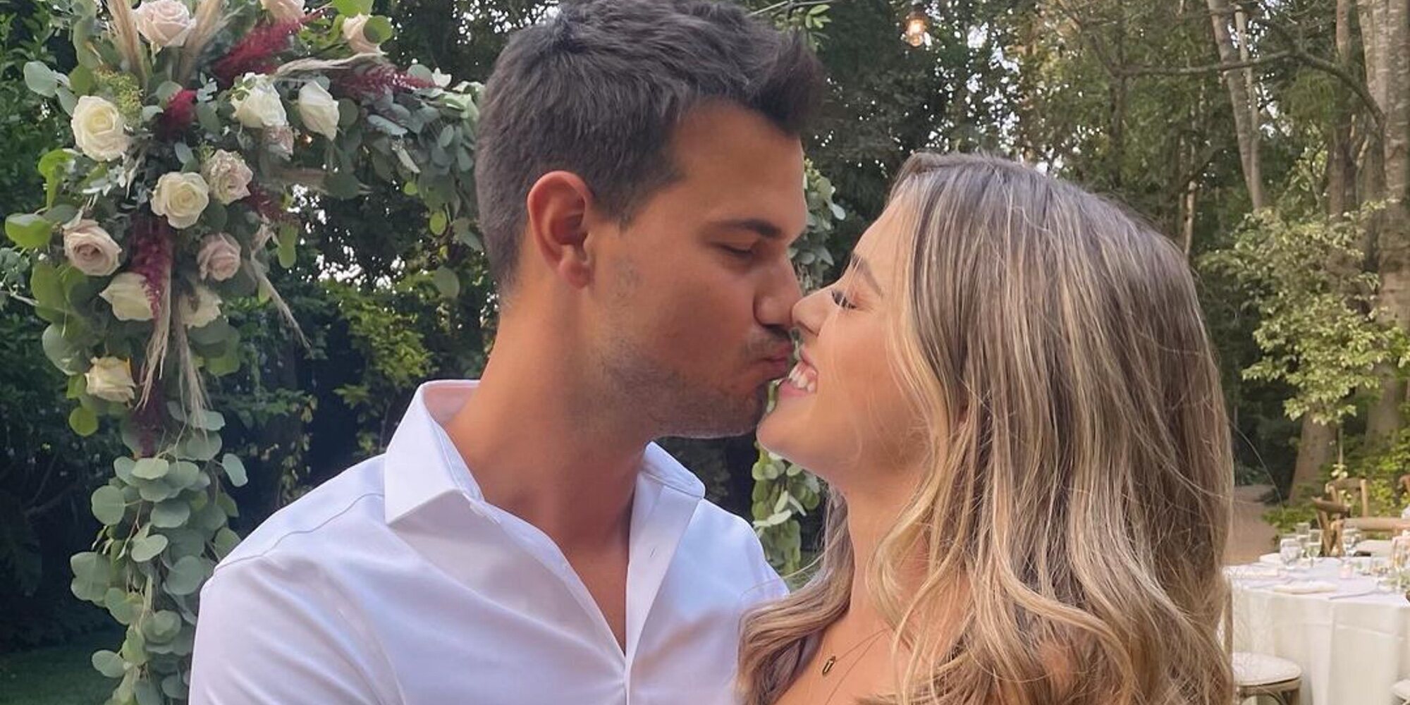 Taylor Lautner y Taylor Dome ya son marido y mujer: así ha sido su romántico 'sí, quiero'