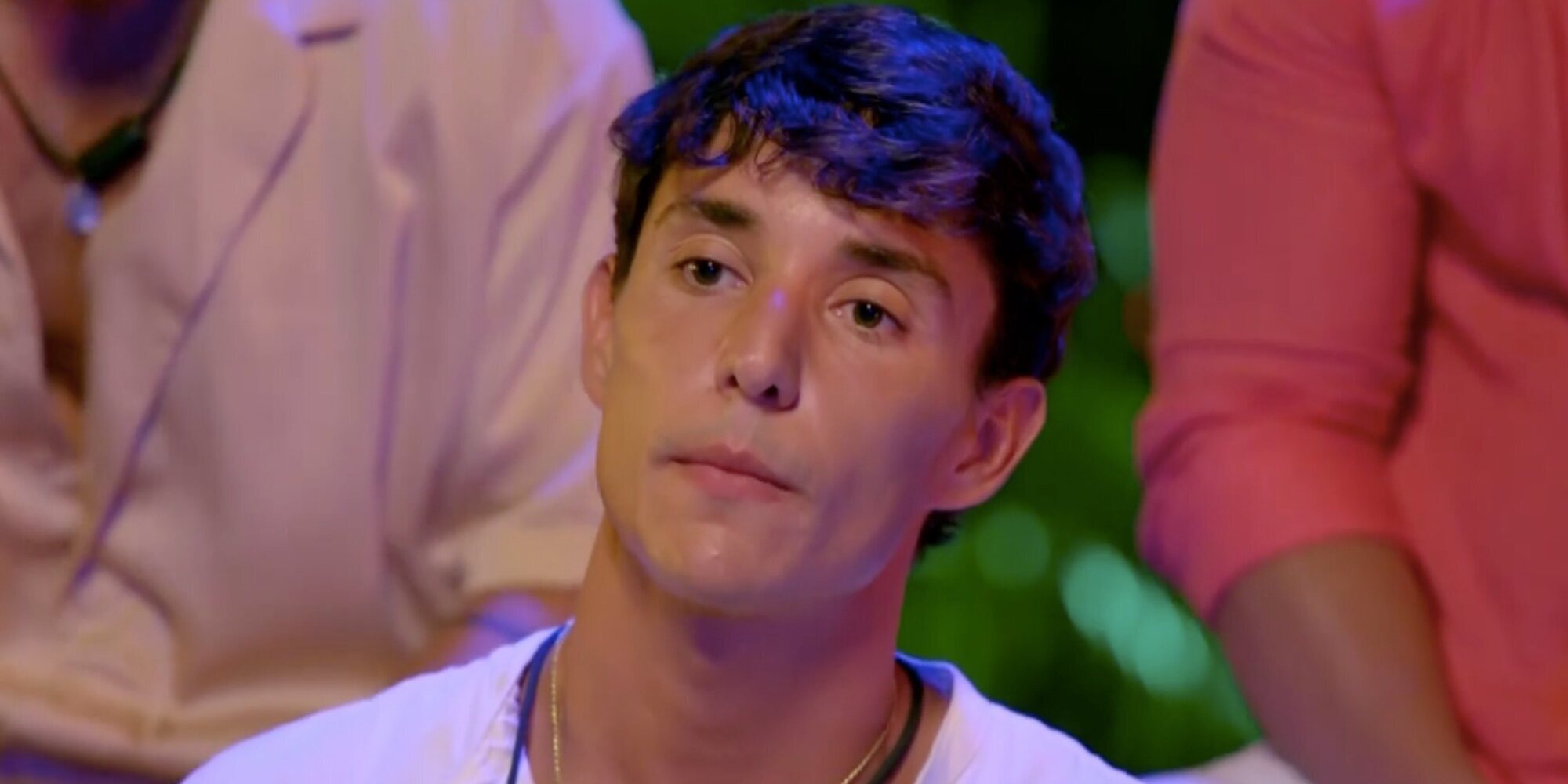 La sorprendente y madura reacción de Javi ante los besos de Claudia con Álvaro en 'La isla de las tentaciones'