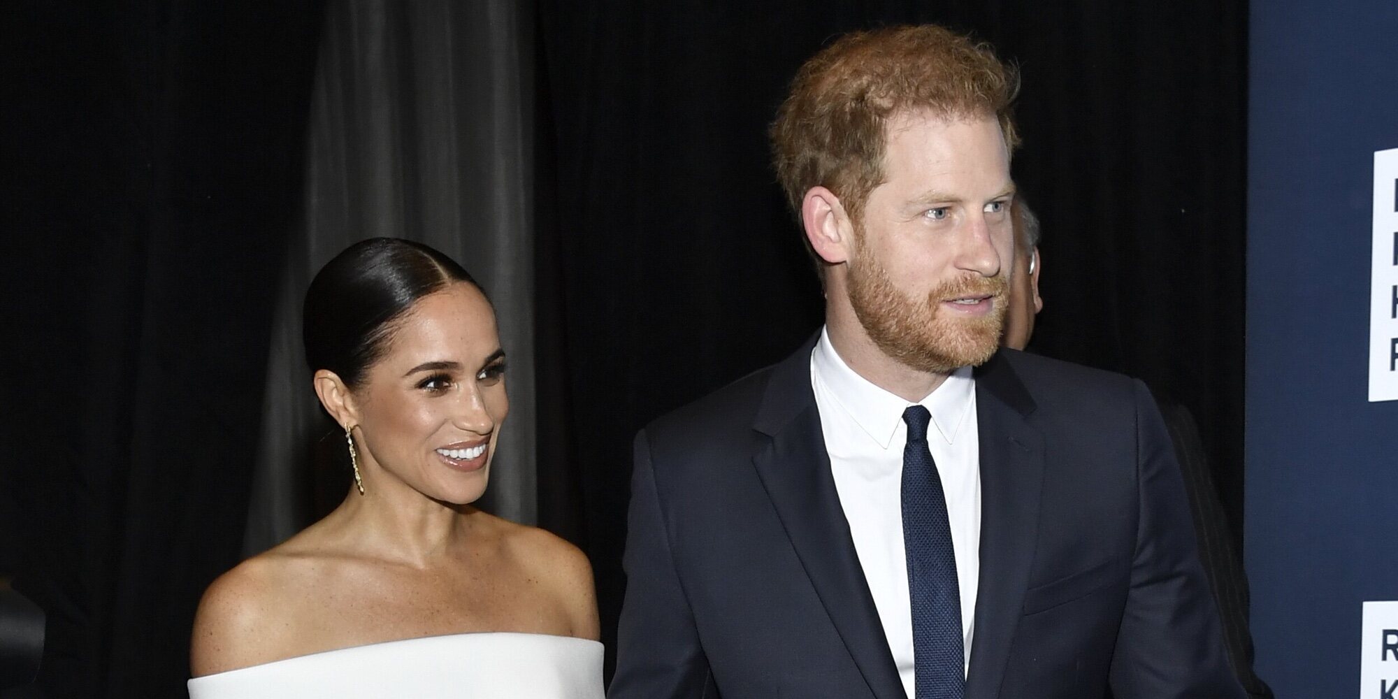 El Príncipe Harry y Meghan Markle felicitan la Navidad con una postal navideña sin la presencia de sus hijos