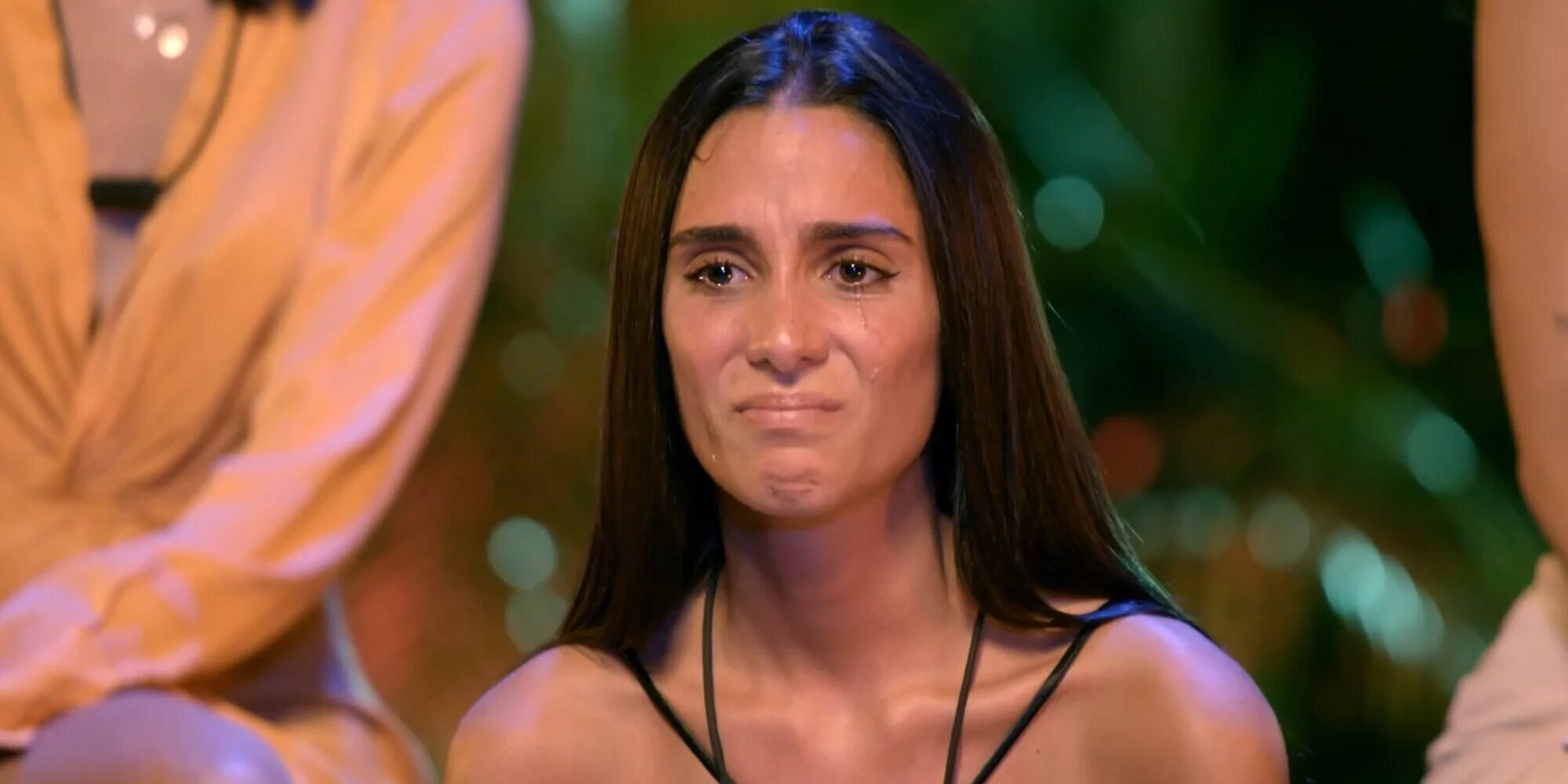 Claudia comparte un vídeo llorando tras la emisión de la hoguera final con Javi en 'La isla de las tentaciones'