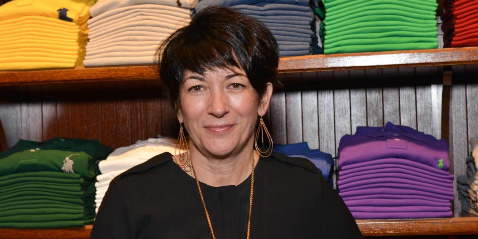 Ghislaine Maxwell no recuerda que el Príncipe Andrés estuviera con Virginia Giuffre y dice que la foto es un montaje