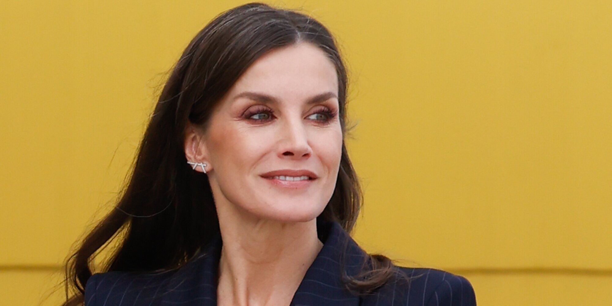 La cercanía de la Reina Letizia al intentar ayudar al presentador de unos premios tras un lapsus: "¿Estás bien?"