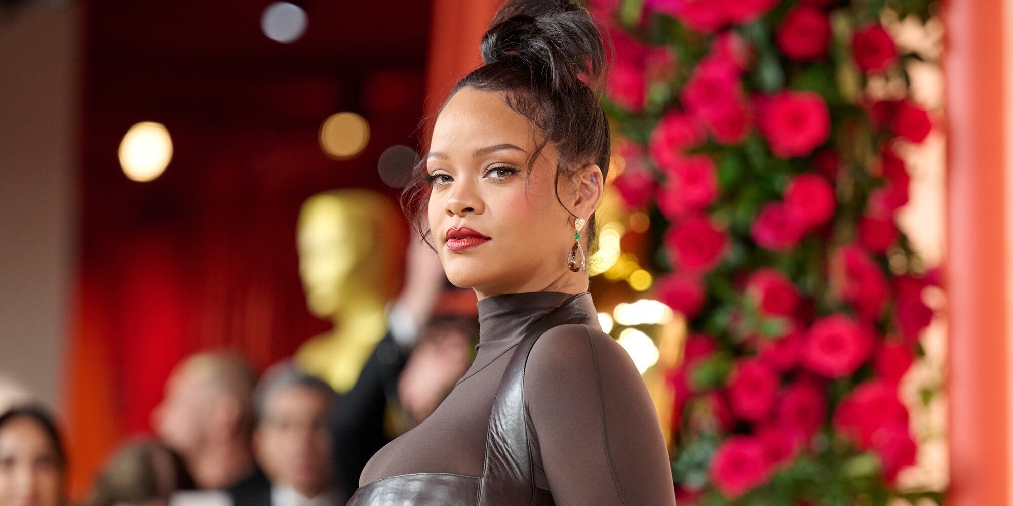 Rihanna presume de embarazo en su brillante actuación en los Premios Oscar 2023