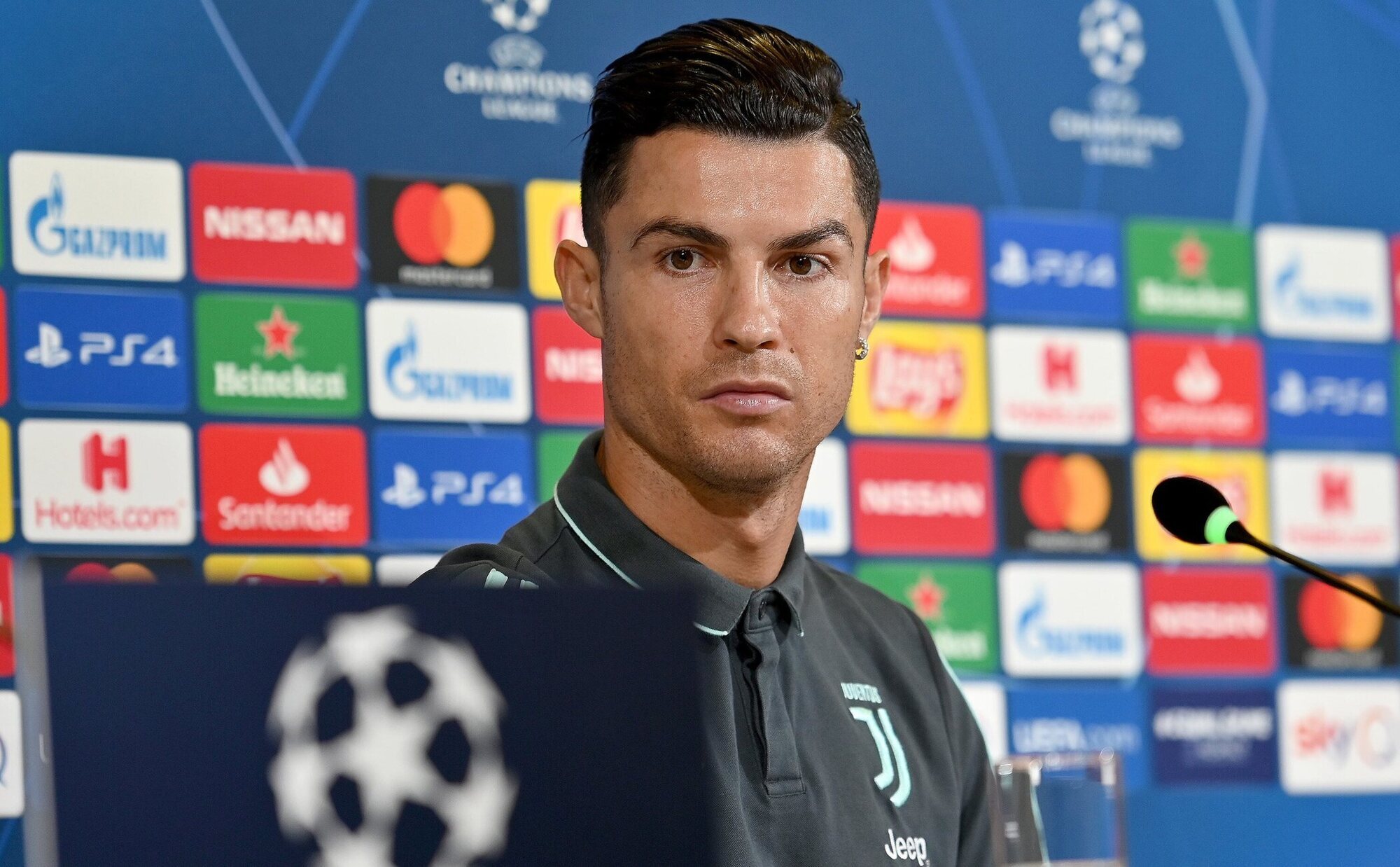 Cristiano Ronaldo vendió un coche a mitad de precio solo para intentar conocer a una cantante