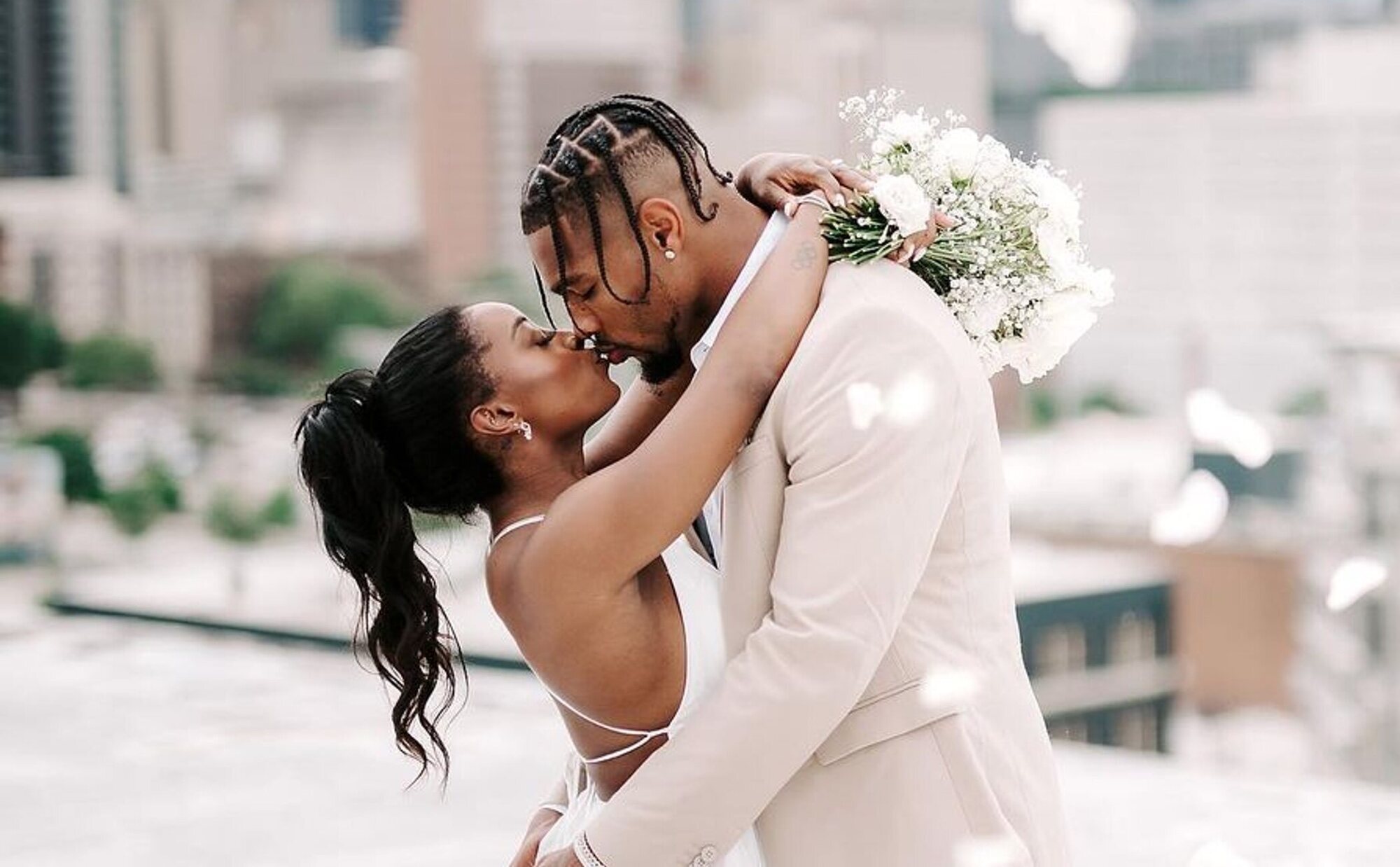 Simone Biles y Jonathan Owens se casan en una romántica boda en Texas