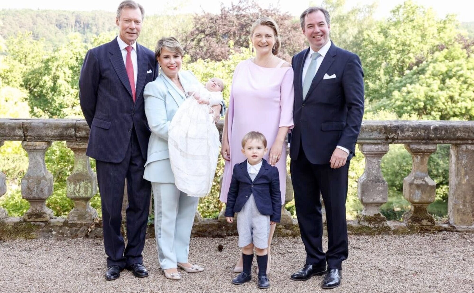 Las fotos oficiales, los padrinos y el gran ausente del bautizo de François de Luxemburgo