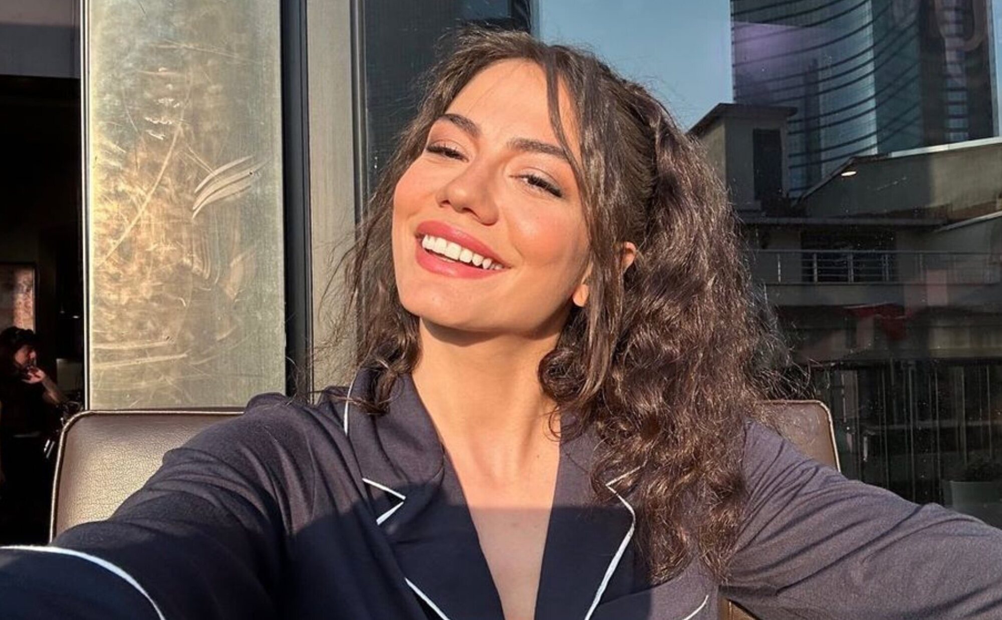 Demet Özdemir se olvida de su divorcio disfrutando de unas lujosas vacaciones