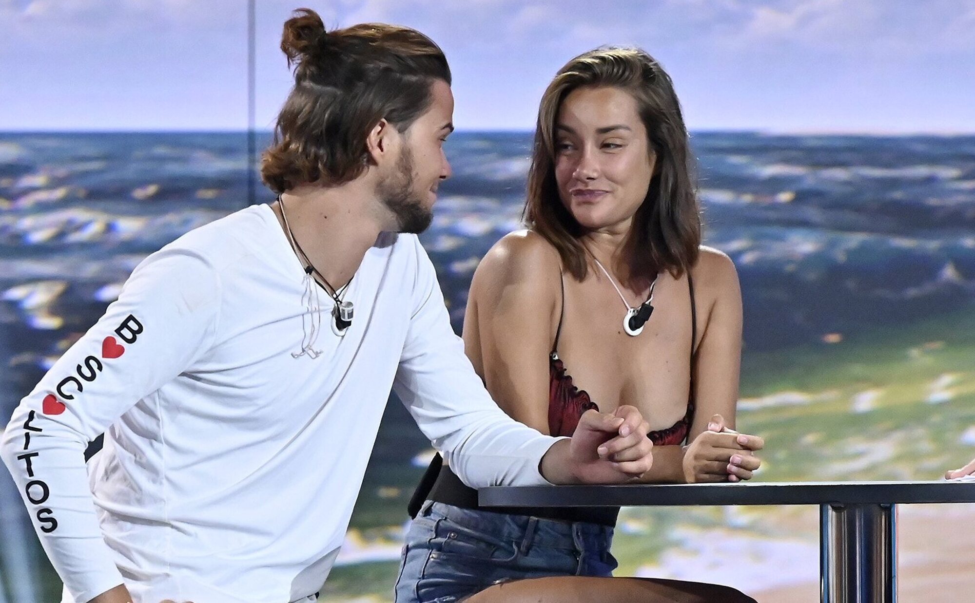 Adara Molinero y Bosco Martínez Bordiú sellan su relación con un regalo de lo más especial