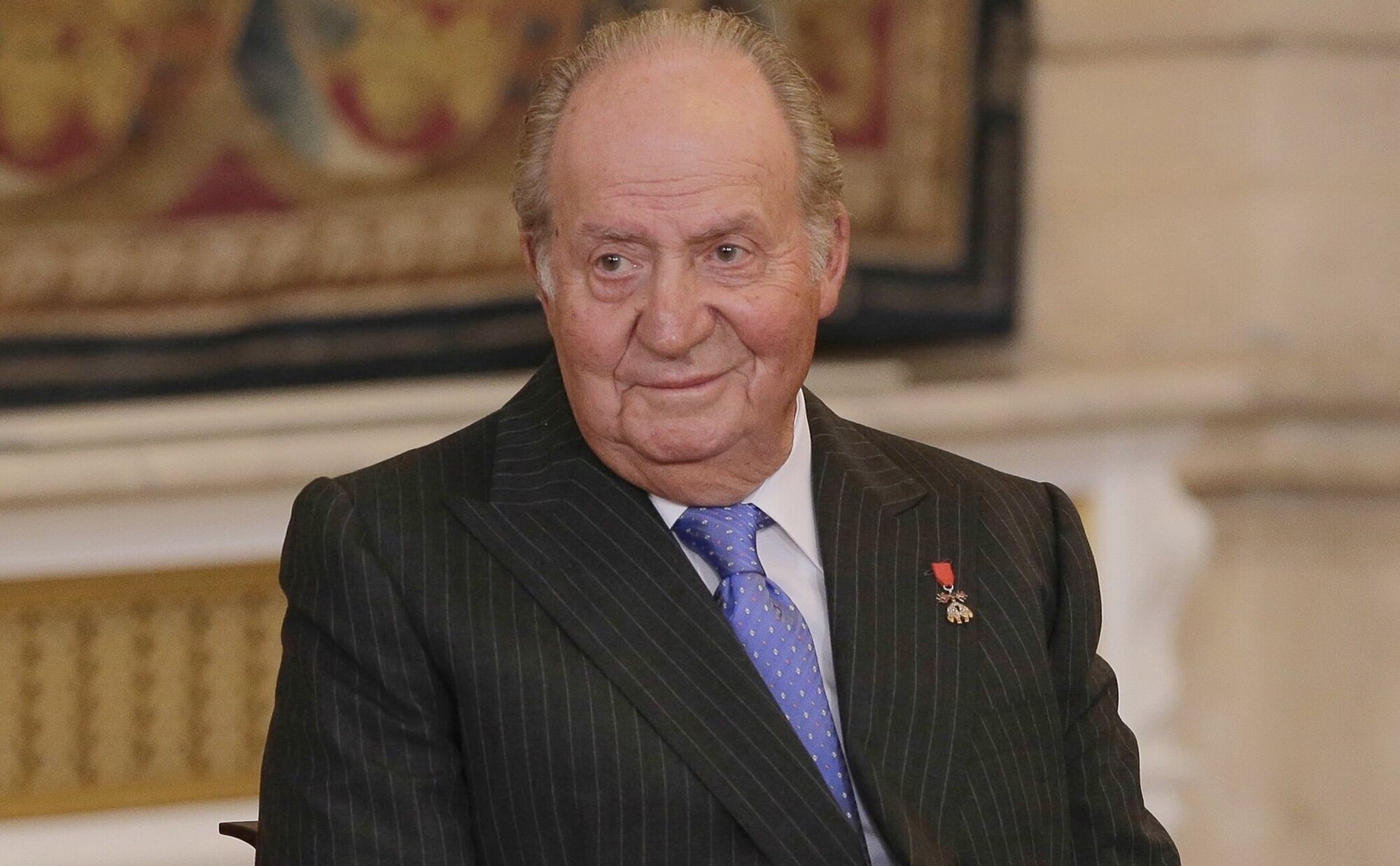 El Rey Juan Carlos niega que planee volver a vivir en España si gobierna Alberto Núñez Feijóo