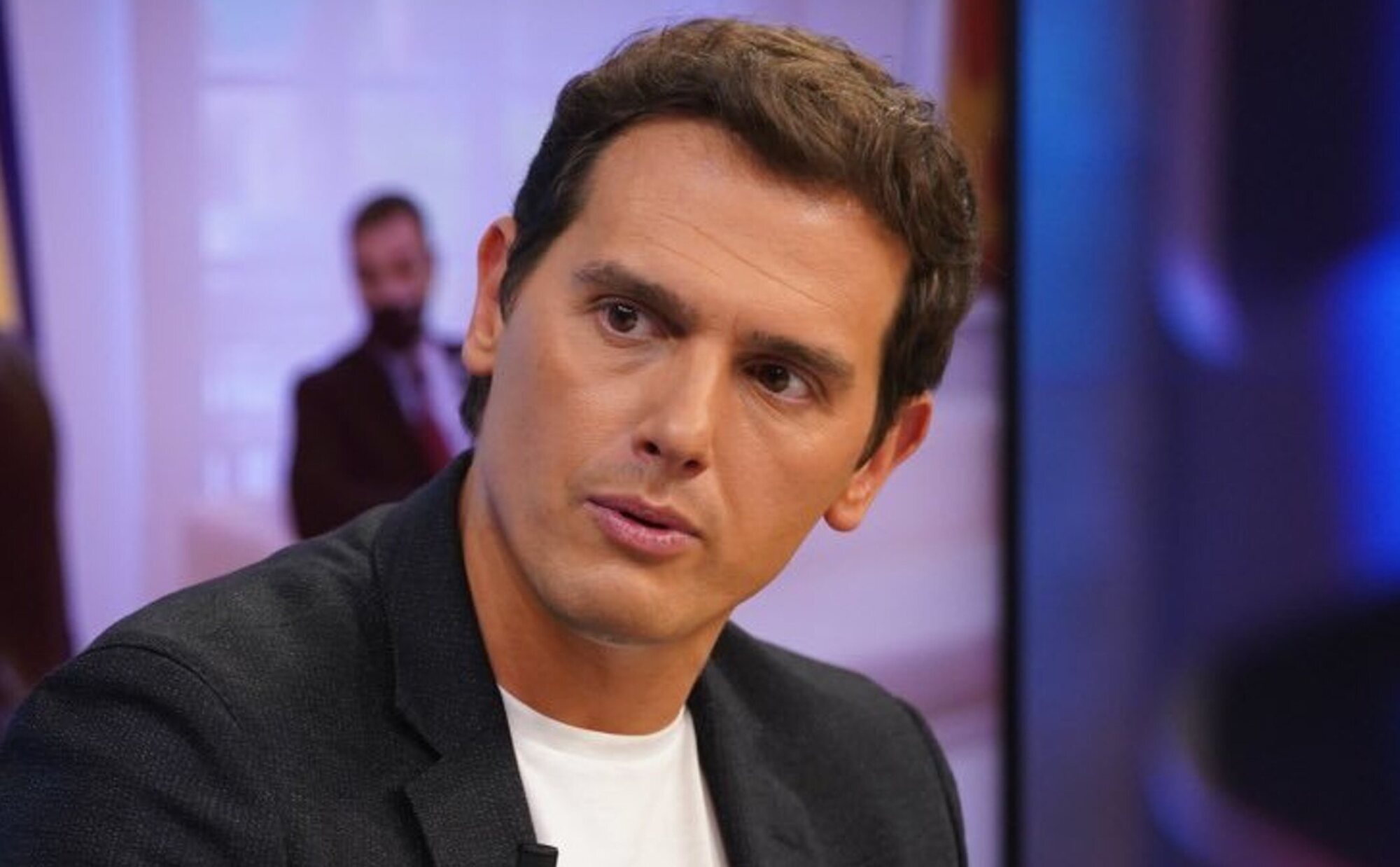 Albert Rivera, pillado besándose con otra mujer que no es Aysha Daraaui y que podría ser su verdadera novia