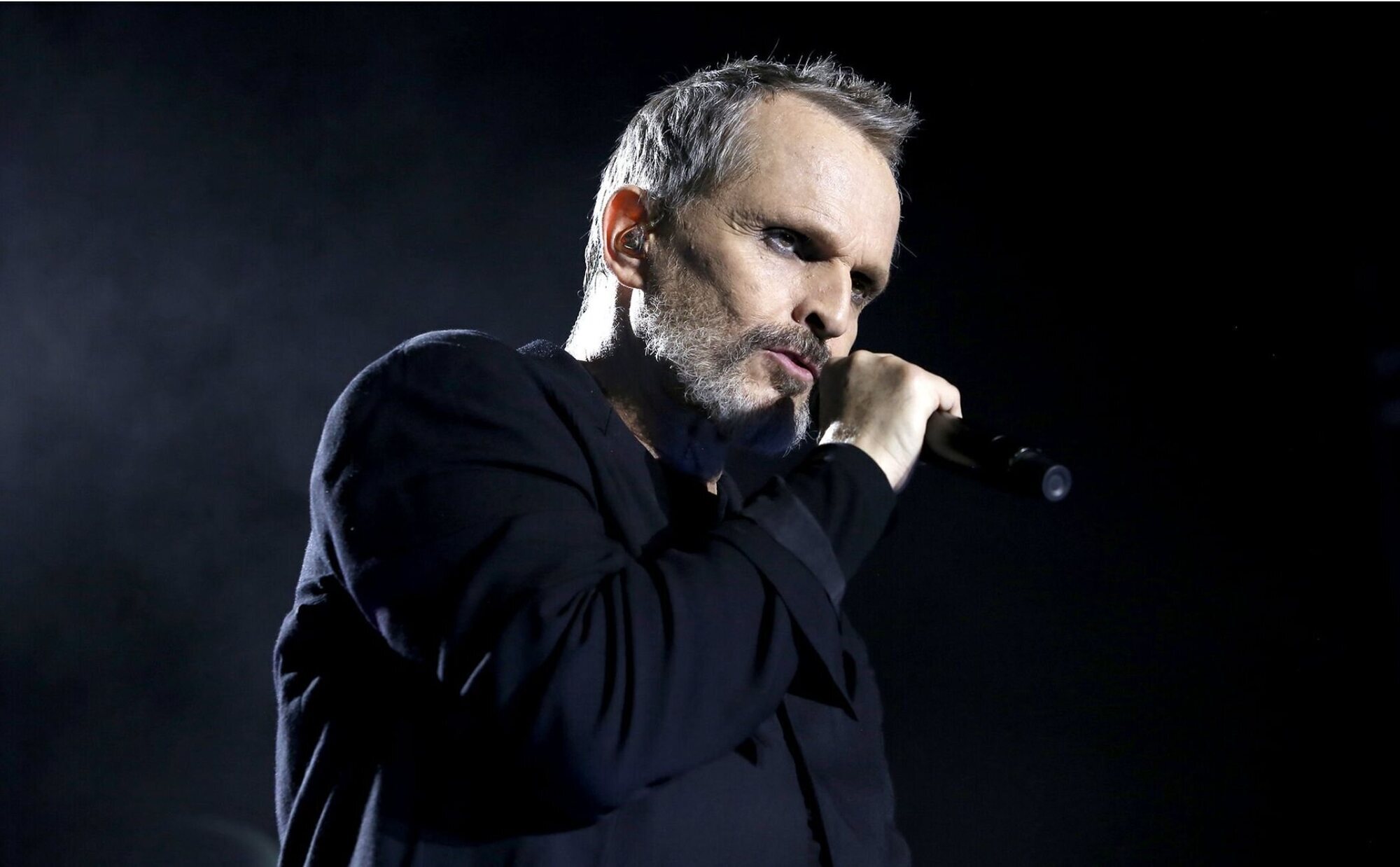 Miguel Bosé, asaltado junto a sus hijos por ocho hombres armados en su casa de México