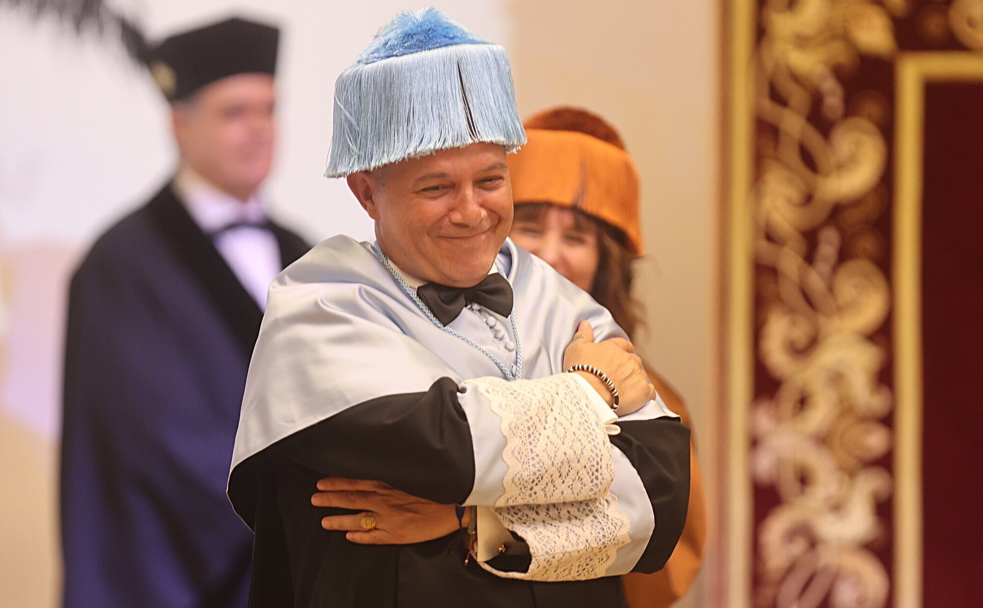 La felicidad de Alejandro Sanz al ser investido Doctor Honoris Causa por la Universidad de Cádiz