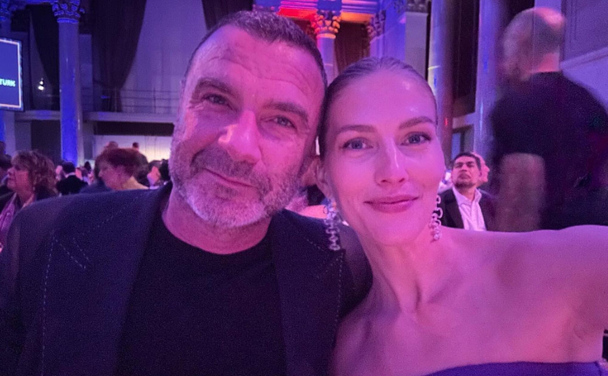 Liev Schreiber y Taylor Neisen se convierten en padres de su primer hijo en común